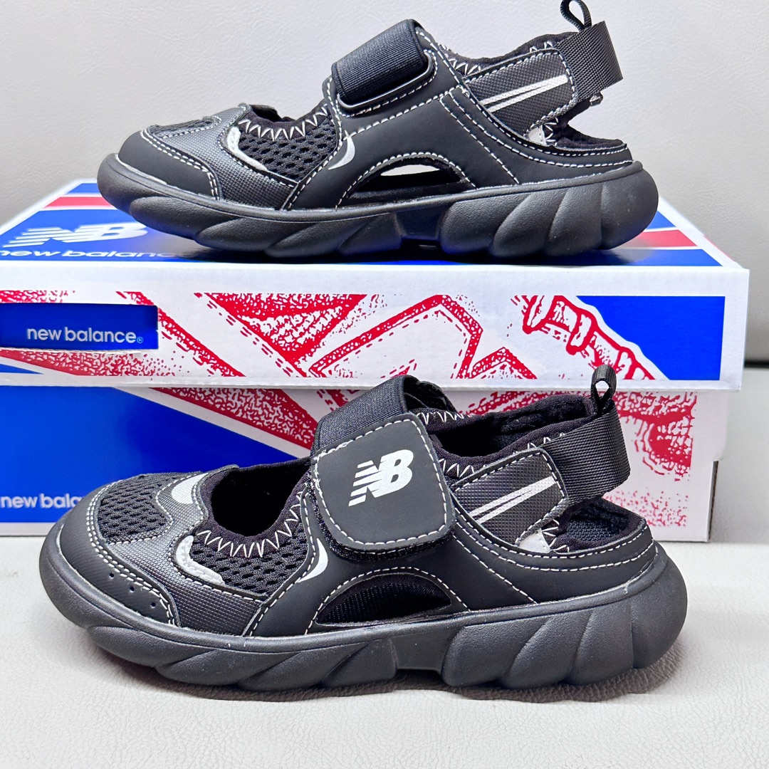 图片[7]-外地版本，调NB920🍬儿童沙滩凉鞋 爆款包头清凉涉水鞋 玩水新搭档 去户外 勇敢闯 3/1人体工学跑跳0鸭梨 轻质橡胶鞋底 魔术贴轻快穿脱 so easy～镂空鞋面 通风带走燥热 轻薄网纹布 透气排汗 三色：黑色 灰色 粉色 尺码：26-37-选品中心