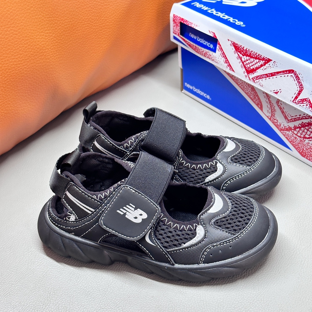 图片[2]-外地版本，调NB920🍬儿童沙滩凉鞋 爆款包头清凉涉水鞋 玩水新搭档 去户外 勇敢闯 3/1人体工学跑跳0鸭梨 轻质橡胶鞋底 魔术贴轻快穿脱 so easy～镂空鞋面 通风带走燥热 轻薄网纹布 透气排汗 三色：黑色 灰色 粉色 尺码：26-37-选品中心