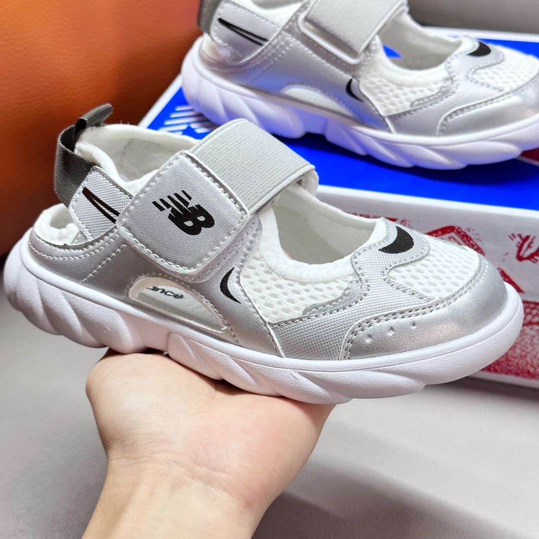 图片[3]-NB920🍬儿童沙滩凉鞋 爆款包头清凉涉水鞋 玩水新搭档 去户外 勇敢闯 3/1人体工学跑跳0鸭梨 轻质橡胶鞋底 魔术贴轻快穿脱 so easy～镂空鞋面 通风带走燥热 轻薄网纹布 透气排汗 三色：黑色 灰色 粉色 尺码：26-37-选品中心