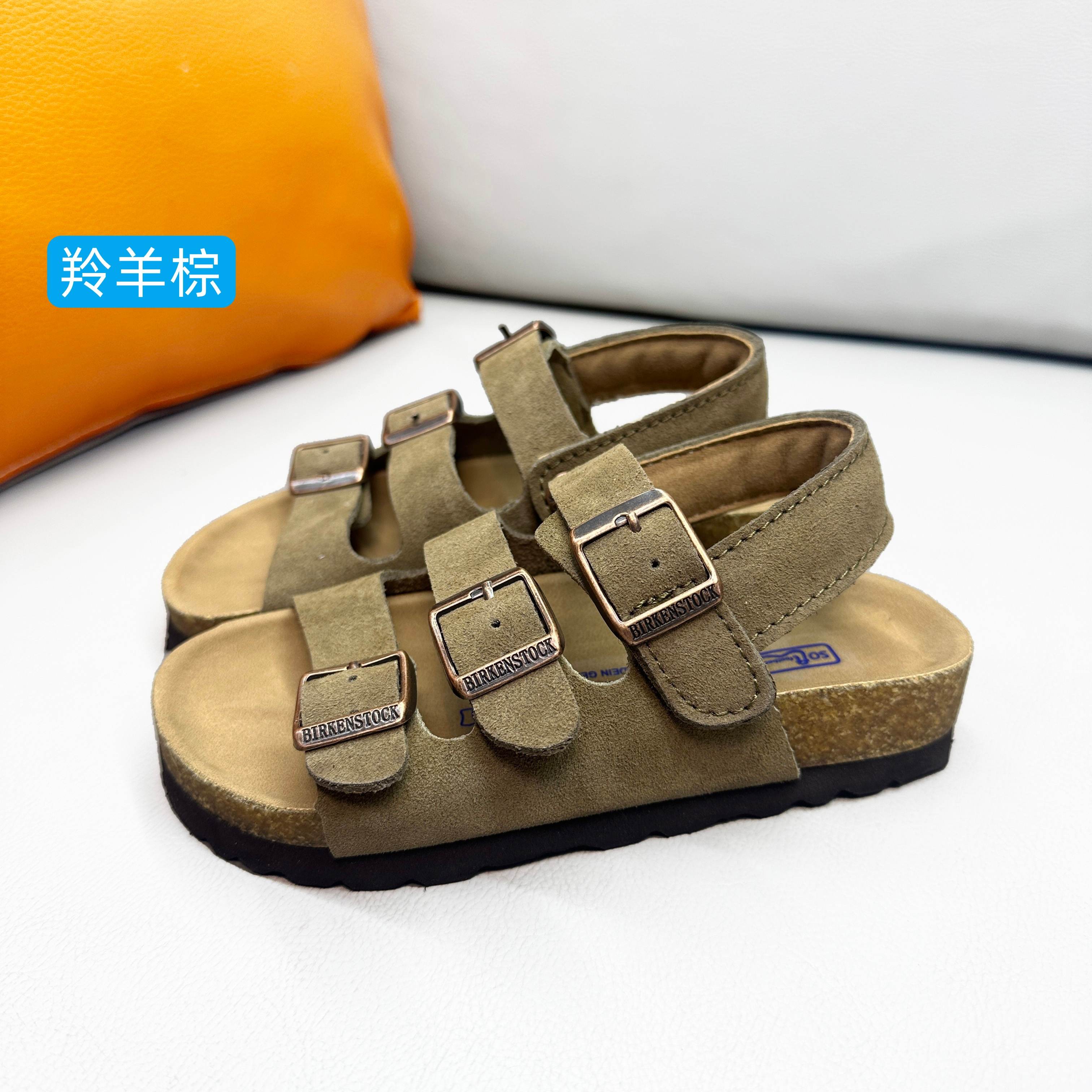 NO:850428,Color Collection Birkenstock Milano Three-Tac Buckles Velcro Children's Sandals A collection of summer sandals for children is here!  These soft Boken shoes have three-breasted buckles that can be adjusted by yourself. They are soft and waxy when you step on them. They are super comfortable for running, jumping and playing. They are available in multiple colors. Summer happiness comes from a pair of comfortable sandals!  5 colors antelope brown black princess pink maroon goat gray size 20-37, slippers, sandals, birkenstock, sandals, slippers,19860909配色合集 Birkenstock（勃肯）Milano 三塔扣魔术贴儿童凉鞋 小朋友的夏日凉鞋合集来啦！ 软乎乎的博肯鞋,三排扣可以自己调节松紧, 踩上去软软糯糯,跑跳玩耍都超舒服, 多色可选,夏天的快乐就是一双舒服的凉鞋给的！ 5色羚羊棕 黑色 公主粉 栗色 山羊灰 尺码20-37,拖鞋，凉鞋,birkenstock,sandals,slippers,,Children's