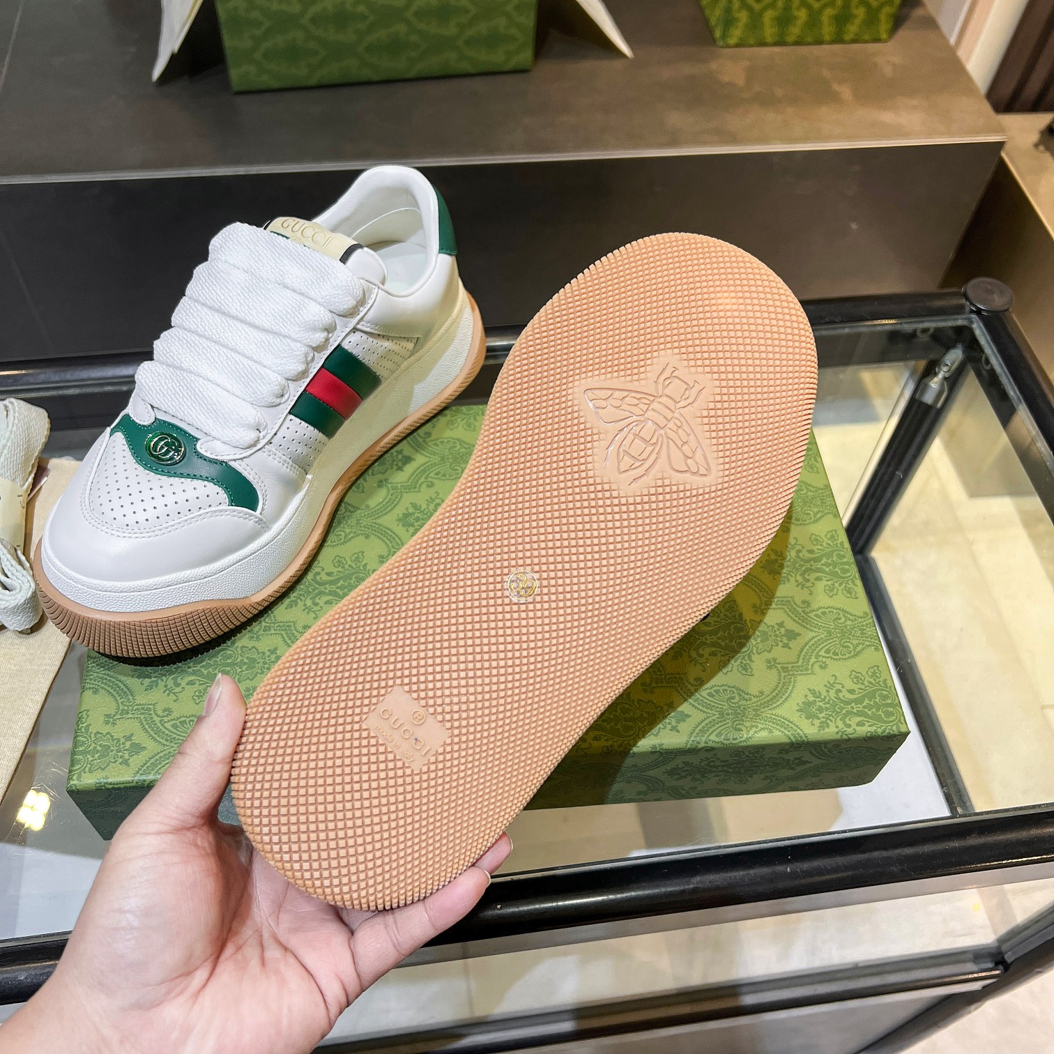 トップクオリティGG帆布スニーカー - 紫色レザーのディテール