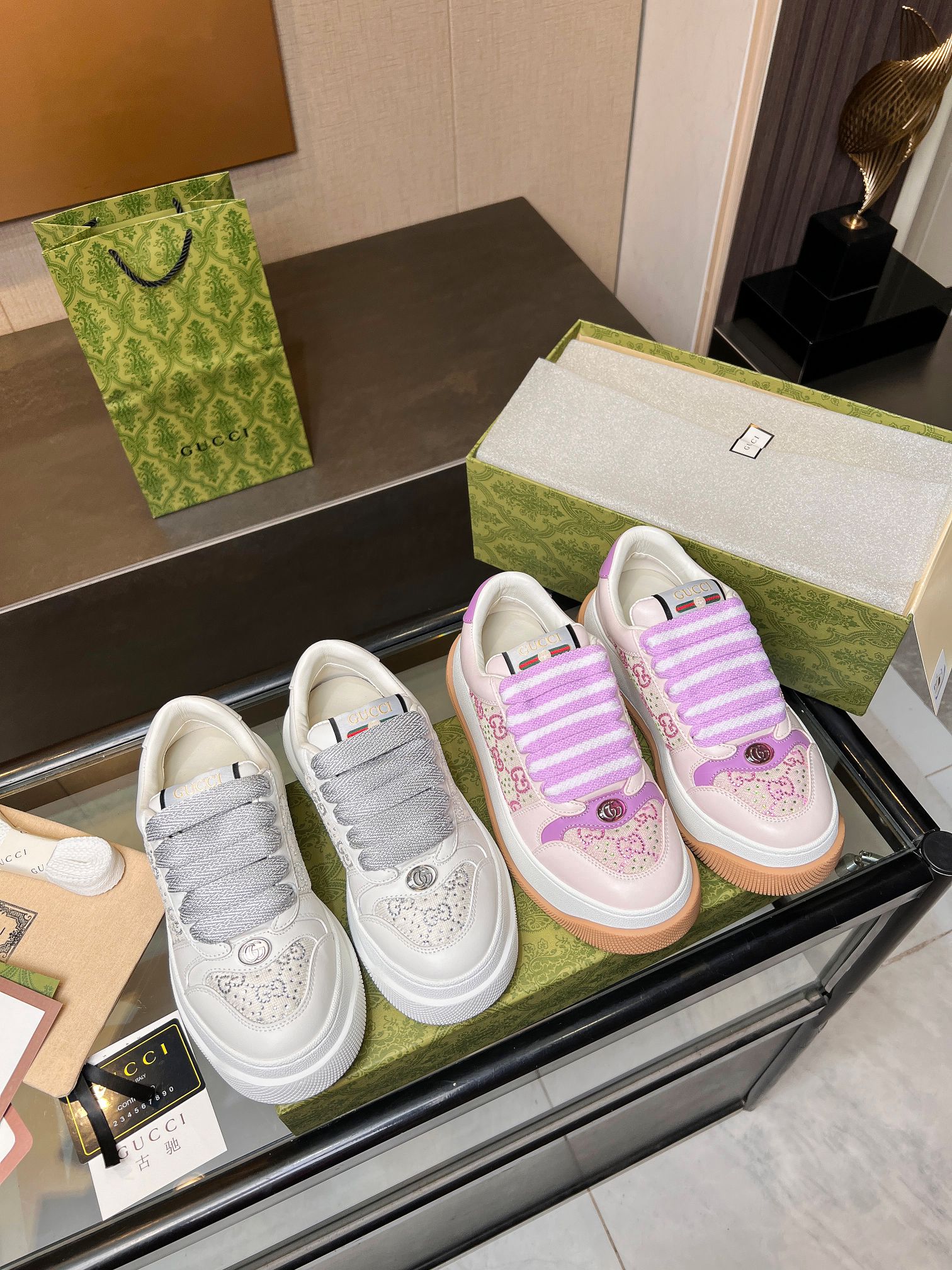 トップクオリティのスポーツシューズ - GG帆布&紫革ディテール