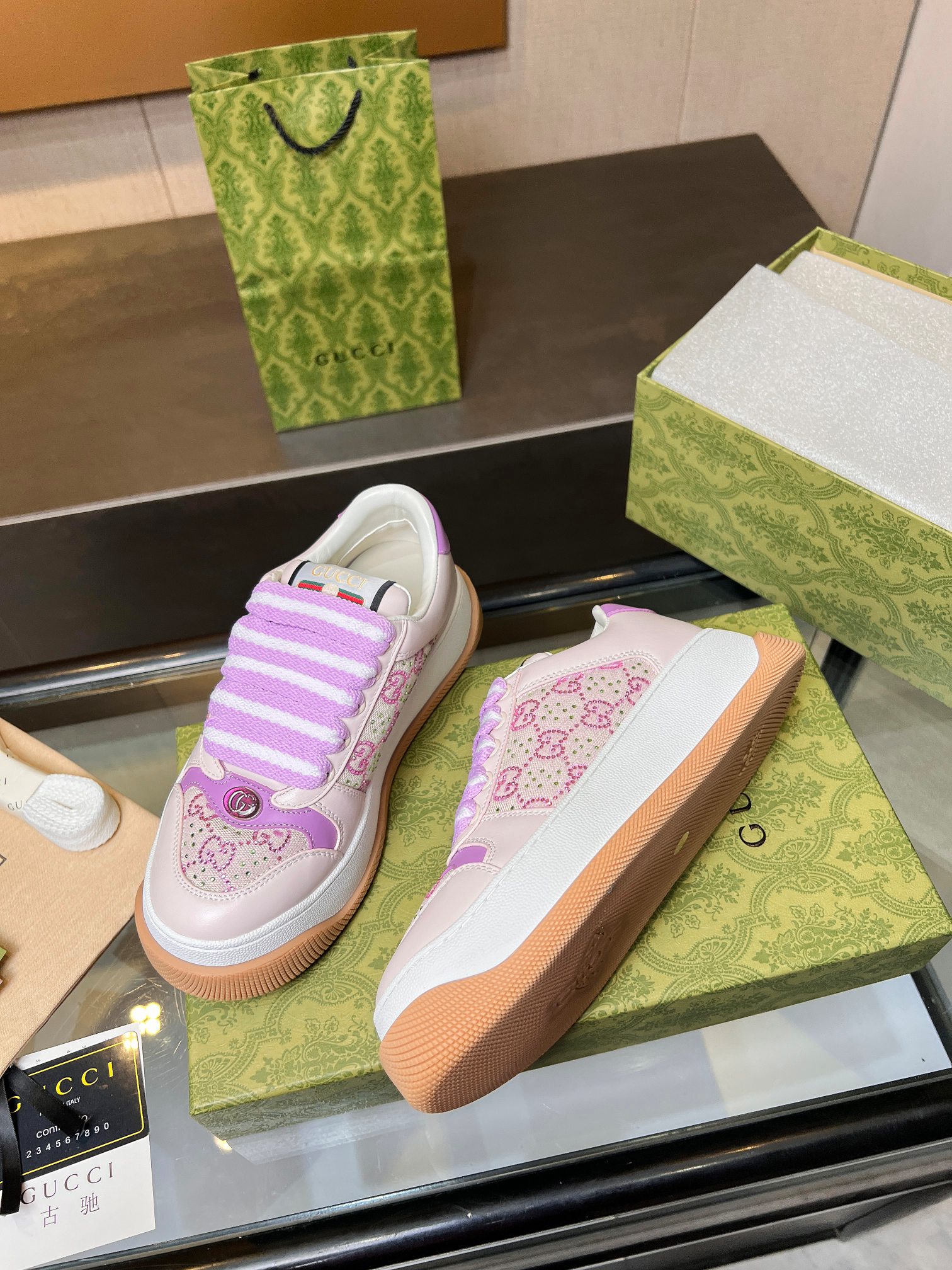 トップクオリティのスポーツシューズ - GG帆布&紫革ディテール