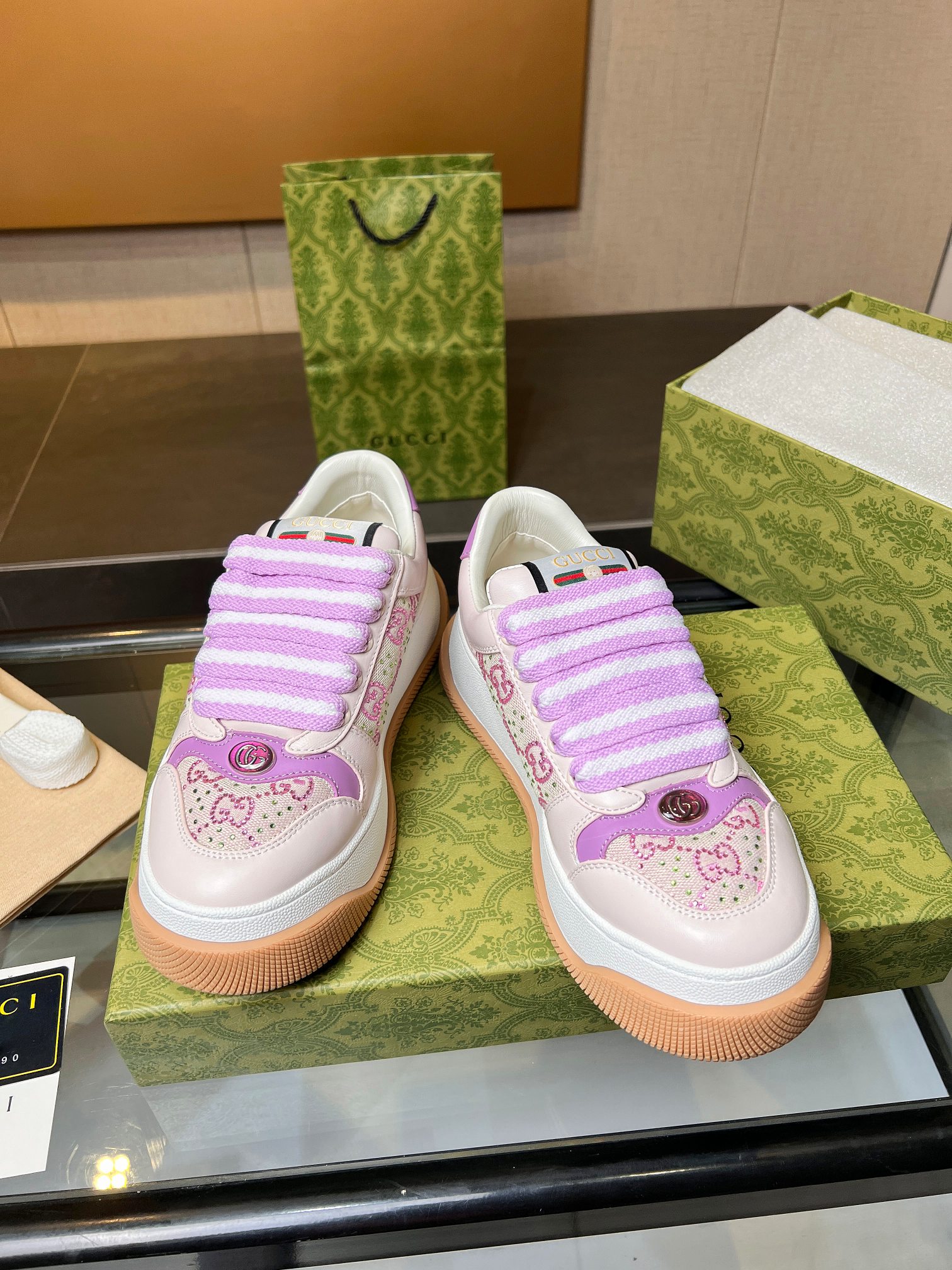 トップクオリティのスポーツシューズ - GG帆布&紫革ディテール