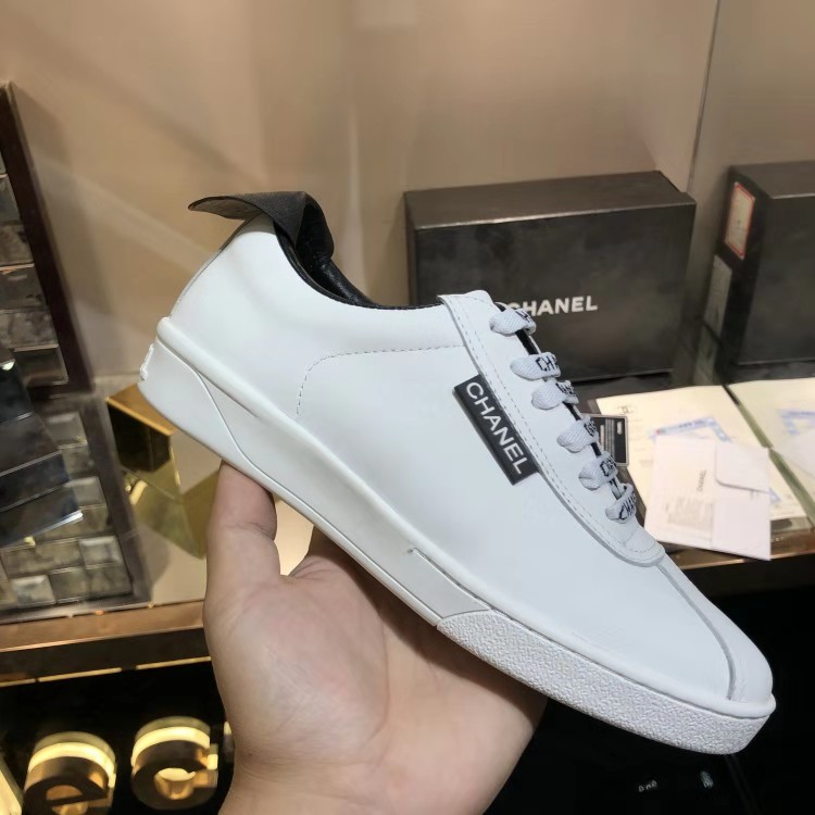 NO:745612,Real-price Xiaoxiang early spring white shoes, for men and women, high version, fabric silk cowhide, lining sheepskin + imported fabric, size 35-40. Customized, male 39-45,,cowhide,sheepskin19860909实价小香早春小白鞋,男女情侣款,高版本,面料丝绸牛皮,内里羊皮+进口布料,码数35-40.定做,男39-45,,cowhide,sheepskin,Men's shoes