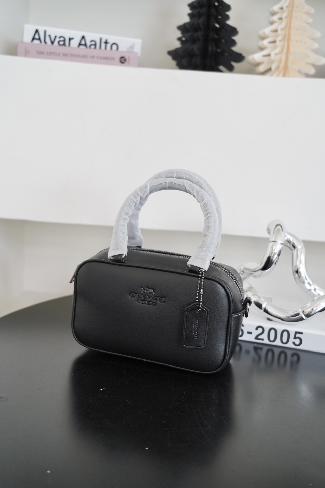 COACH Satchel枕头包 - シンプルでエレガントなデザイン