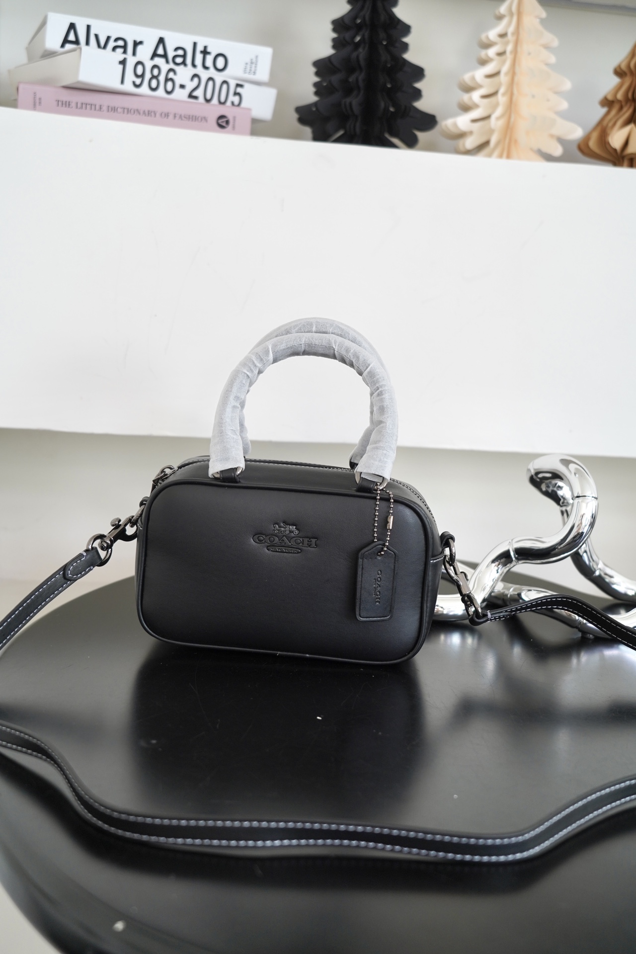 COACH Satchel枕头包 - シンプルでエレガントなデザイン