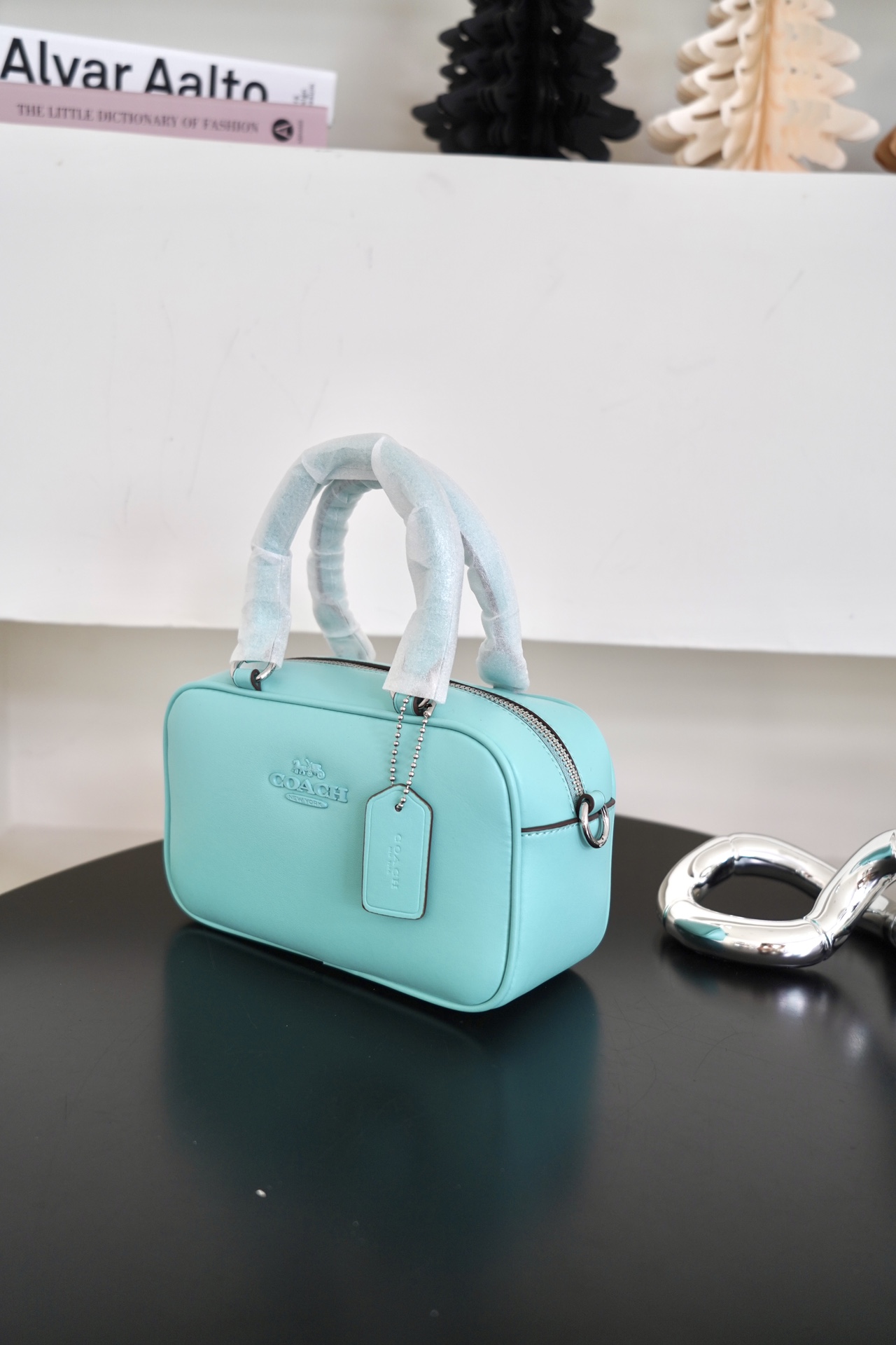 COACH Satchel枕头包 - スタイリッシュなデザインと実用性