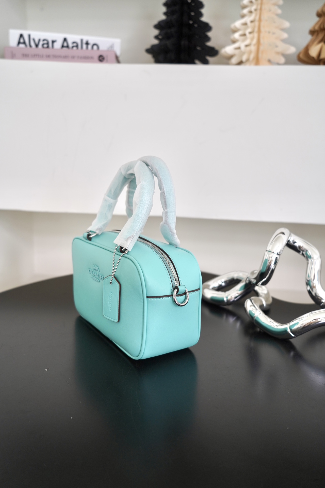 COACH Satchel枕头包 - スタイリッシュなデザインと実用性