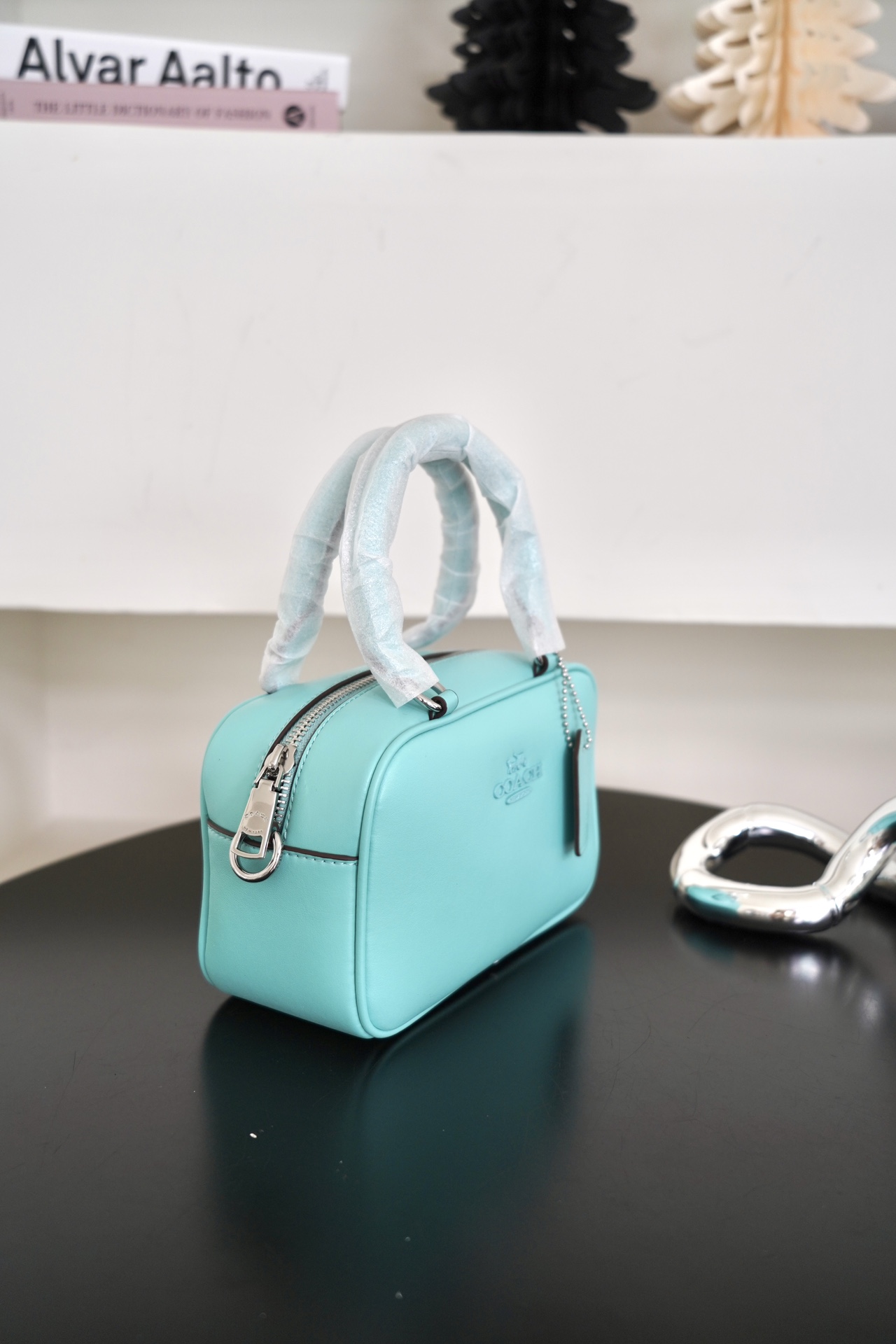 COACH Satchel枕头包 - スタイリッシュなデザインと実用性