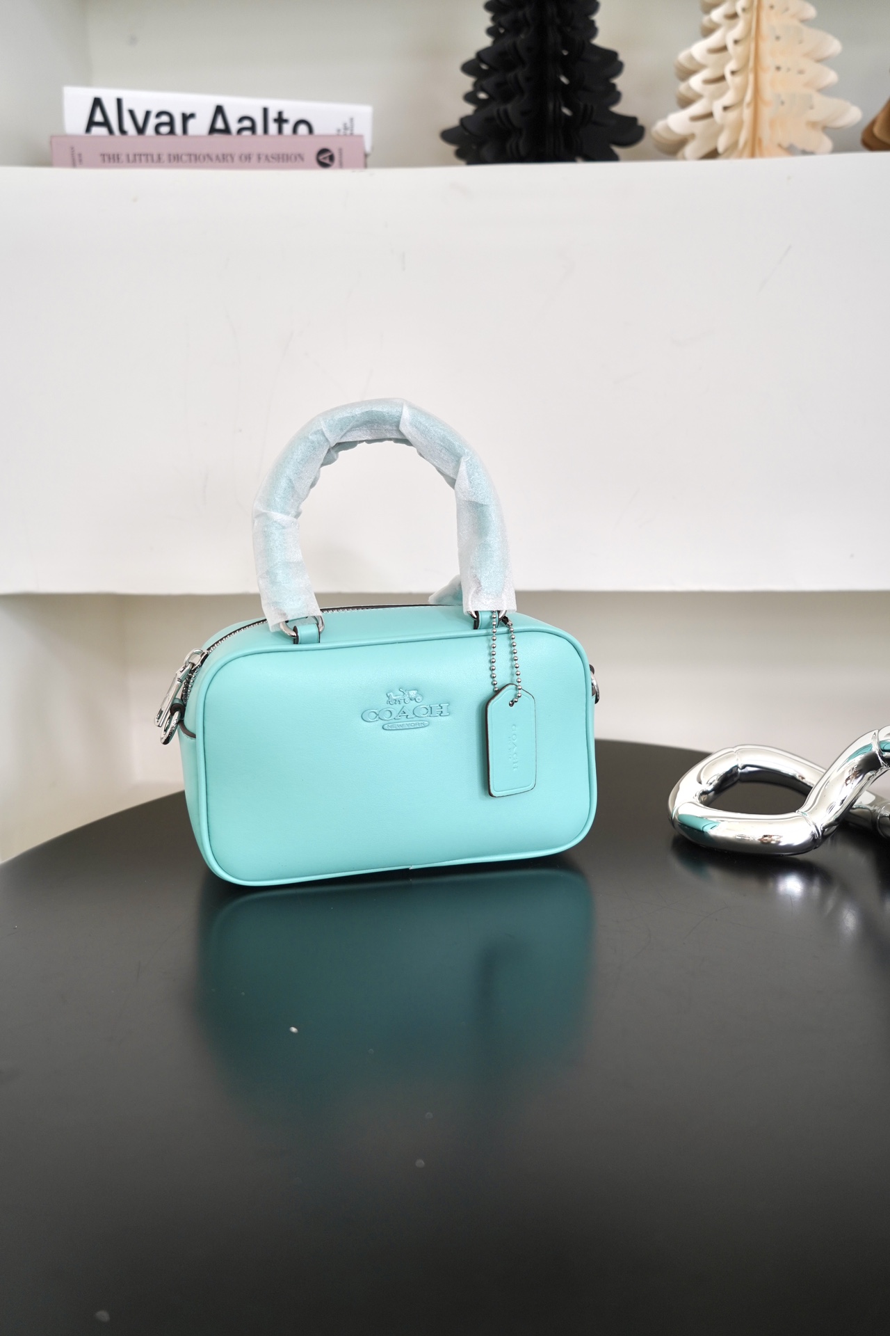 COACH Satchel枕头包 - スタイリッシュなデザインと実用性