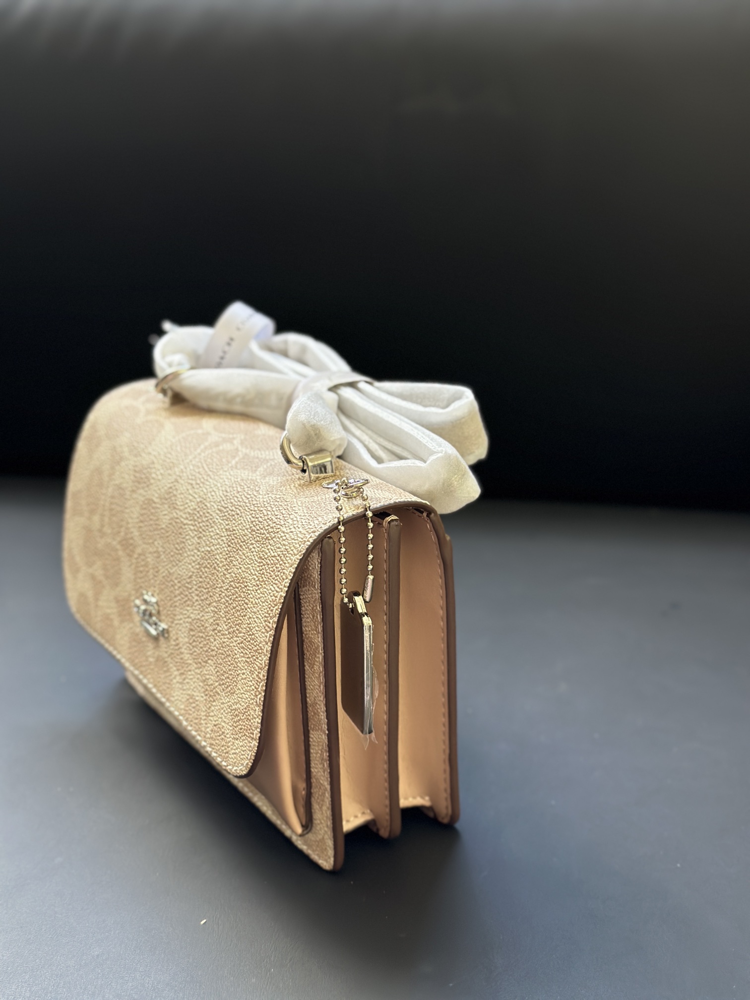 人気の奶茶色トートバッグ - シンプルで使いやすいデザイン