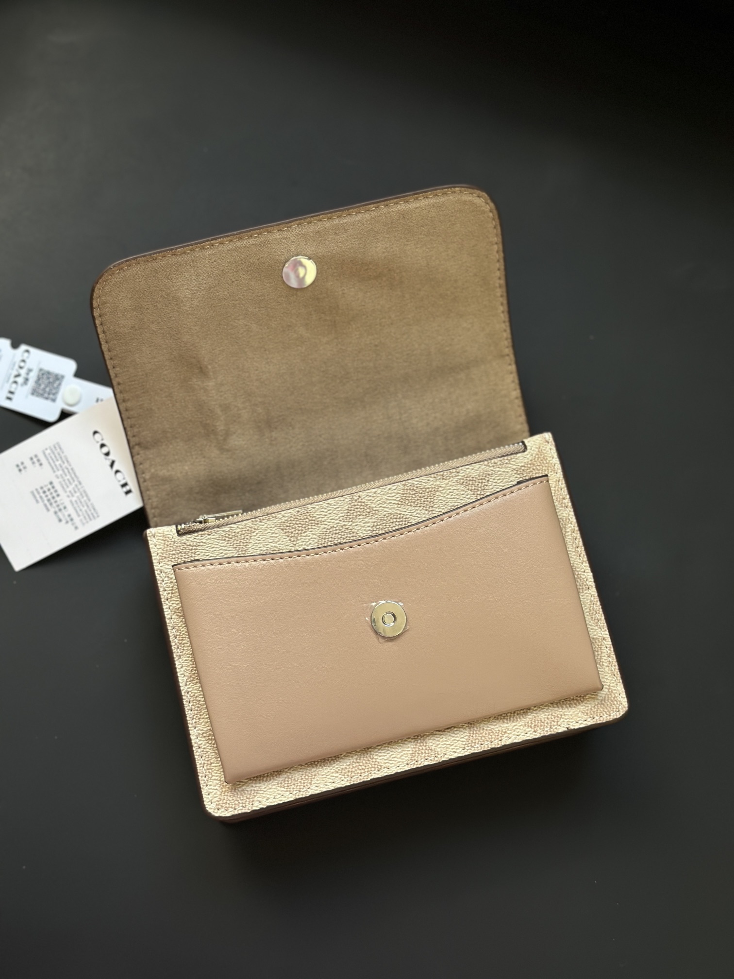 人気の奶茶色トートバッグ - シンプルで使いやすいデザイン