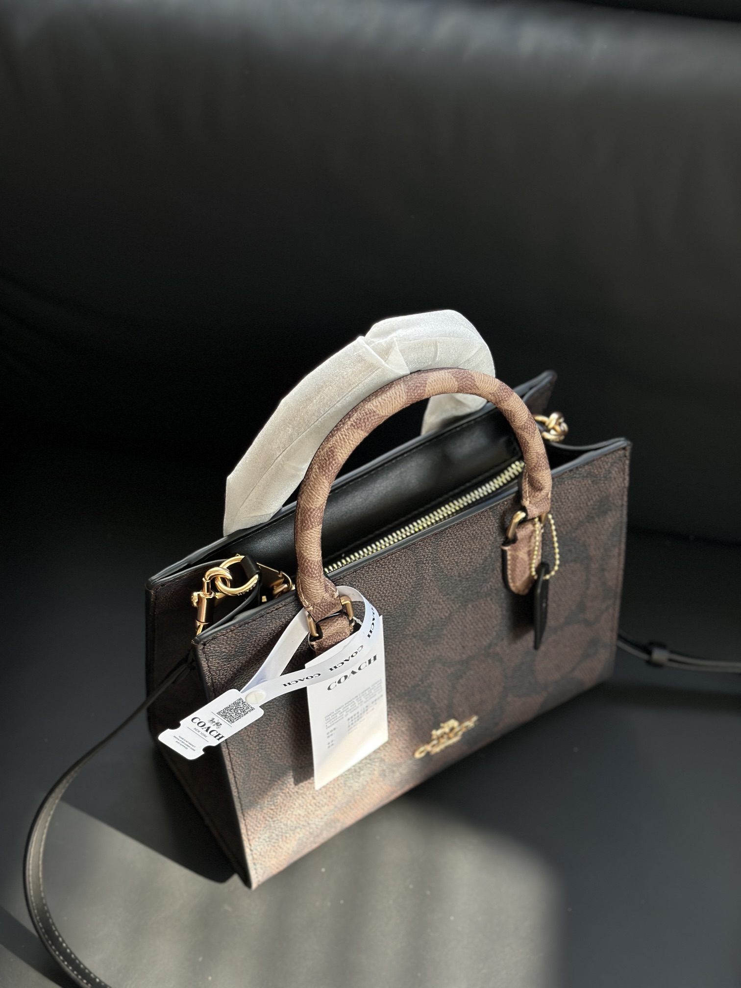 Maggie小托特バッグ - 上品なデザインで斜め掛けも可能