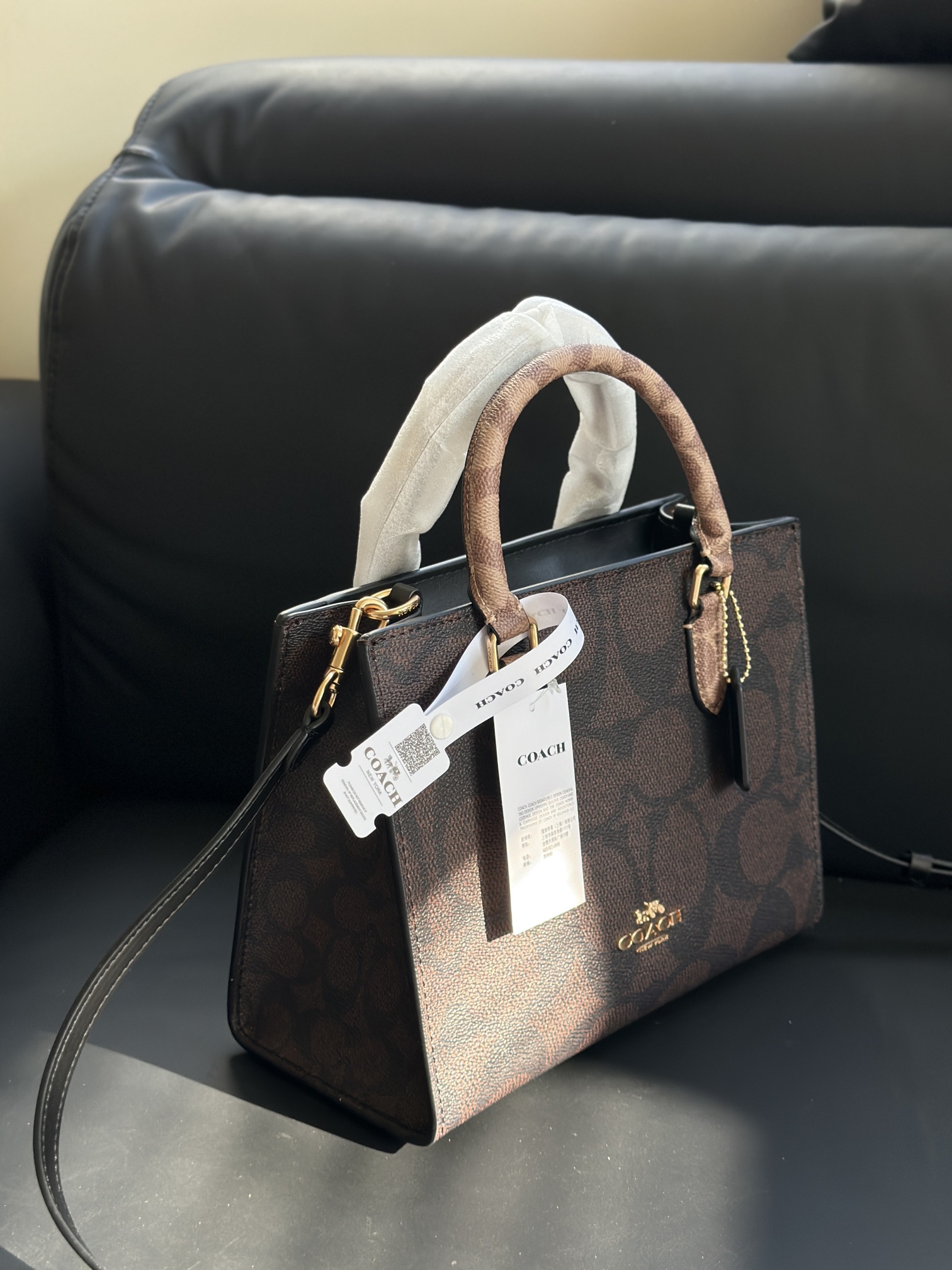 Maggie小托特バッグ - 上品なデザインで斜め掛けも可能