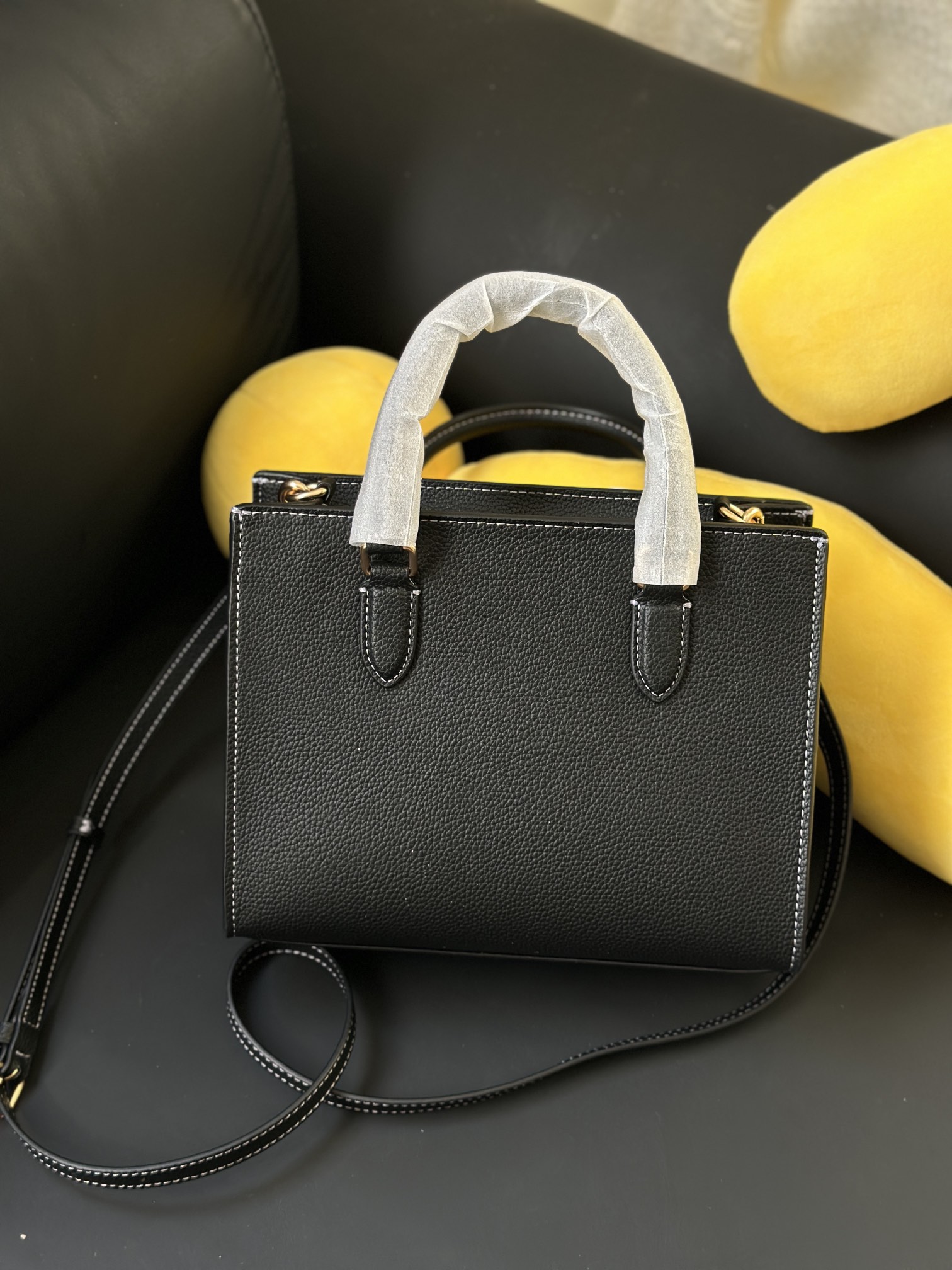 COACH 蔻驰 Maggie小黒包 - シンプルかつスタイリッシュなデザイン