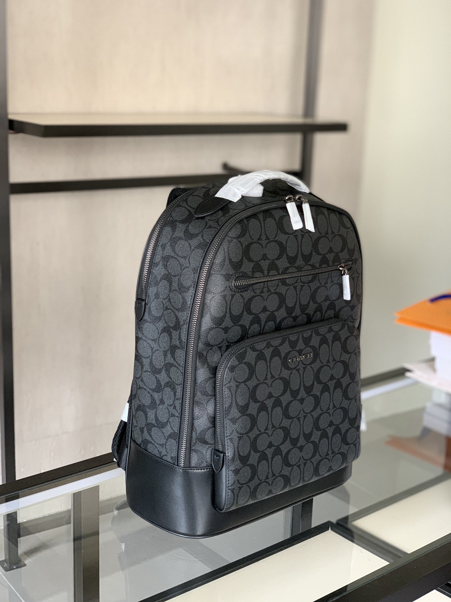 Givenchy 款男士Ethan双肩包 头层牛皮材质‼ 尺寸:32×42cm