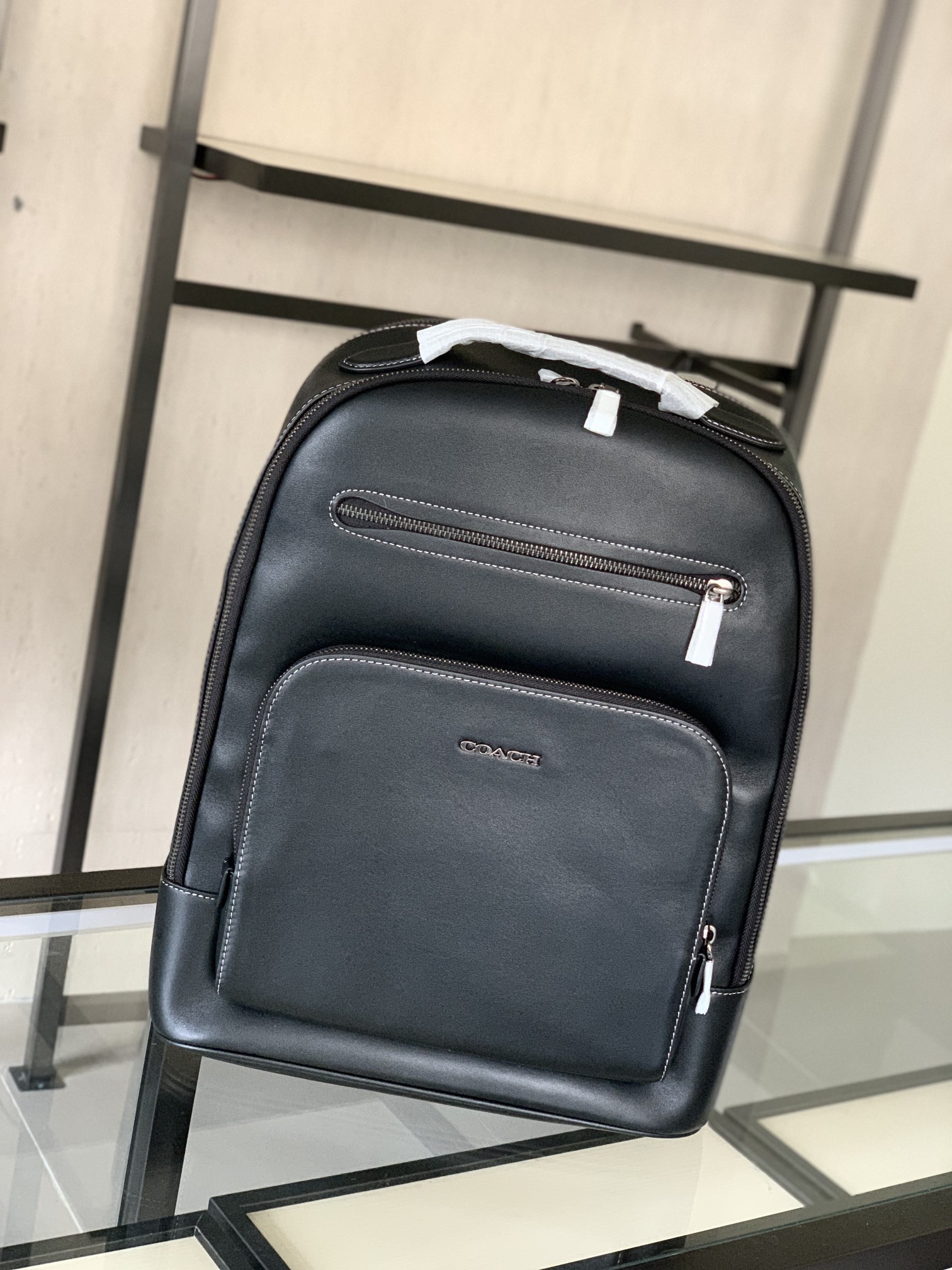 Givenchy 款男士Ethan双肩包 头层牛皮材质‼ 尺寸:32×42cm