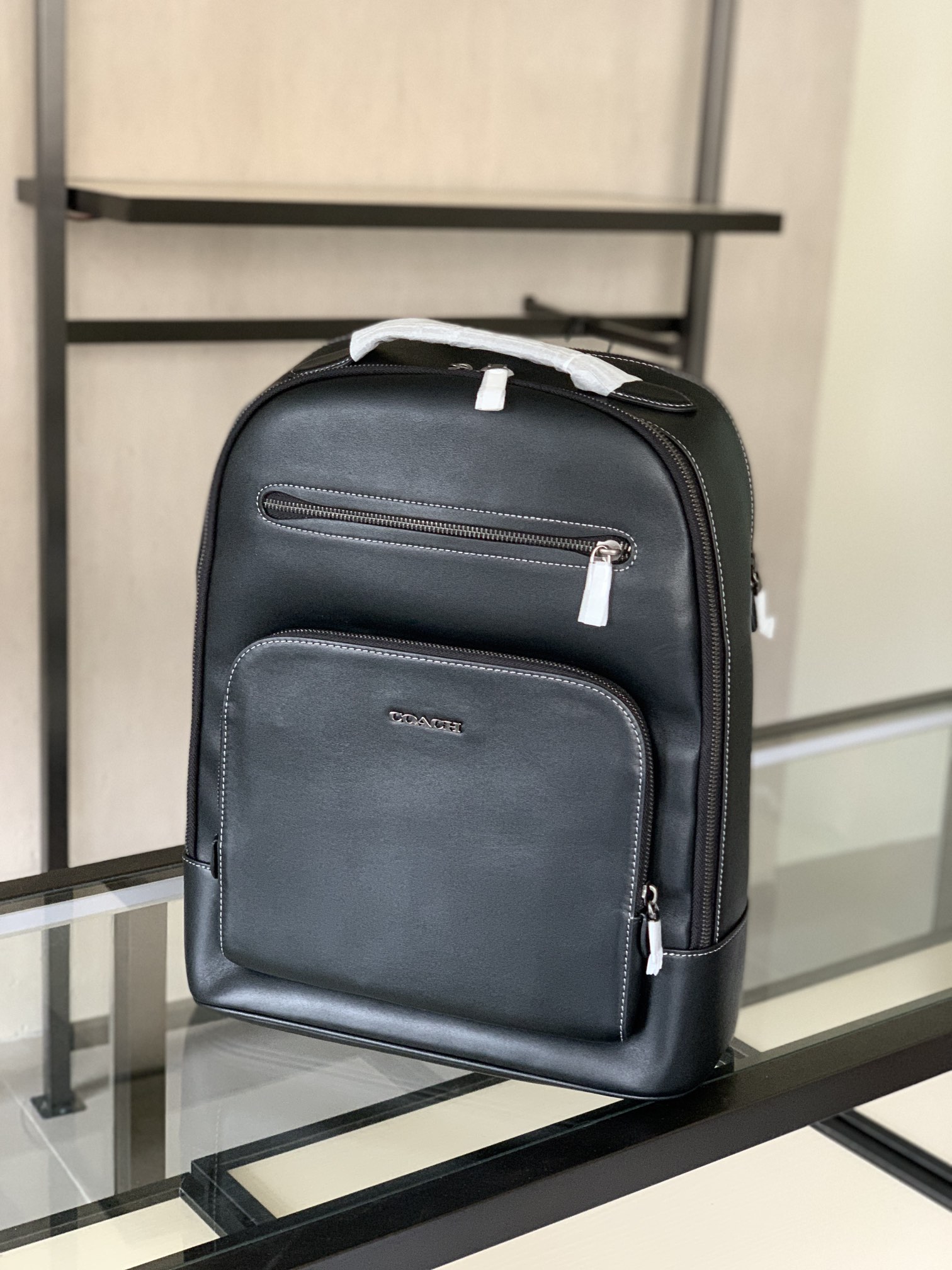 Givenchy 款男士Ethan双肩包 头层牛皮材质‼ 尺寸:32×42cm