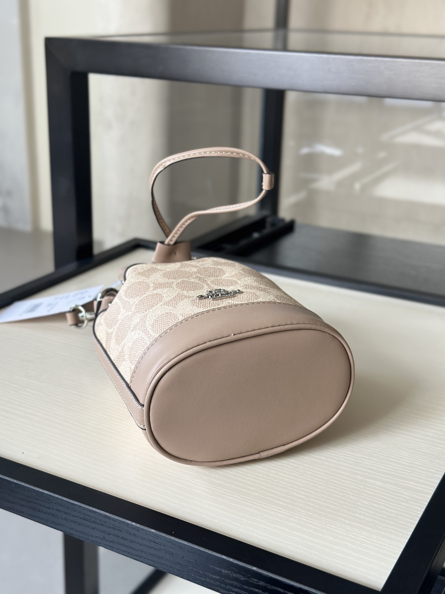 奶茶色トートバッグ - シンプルで洗練されたデザイン