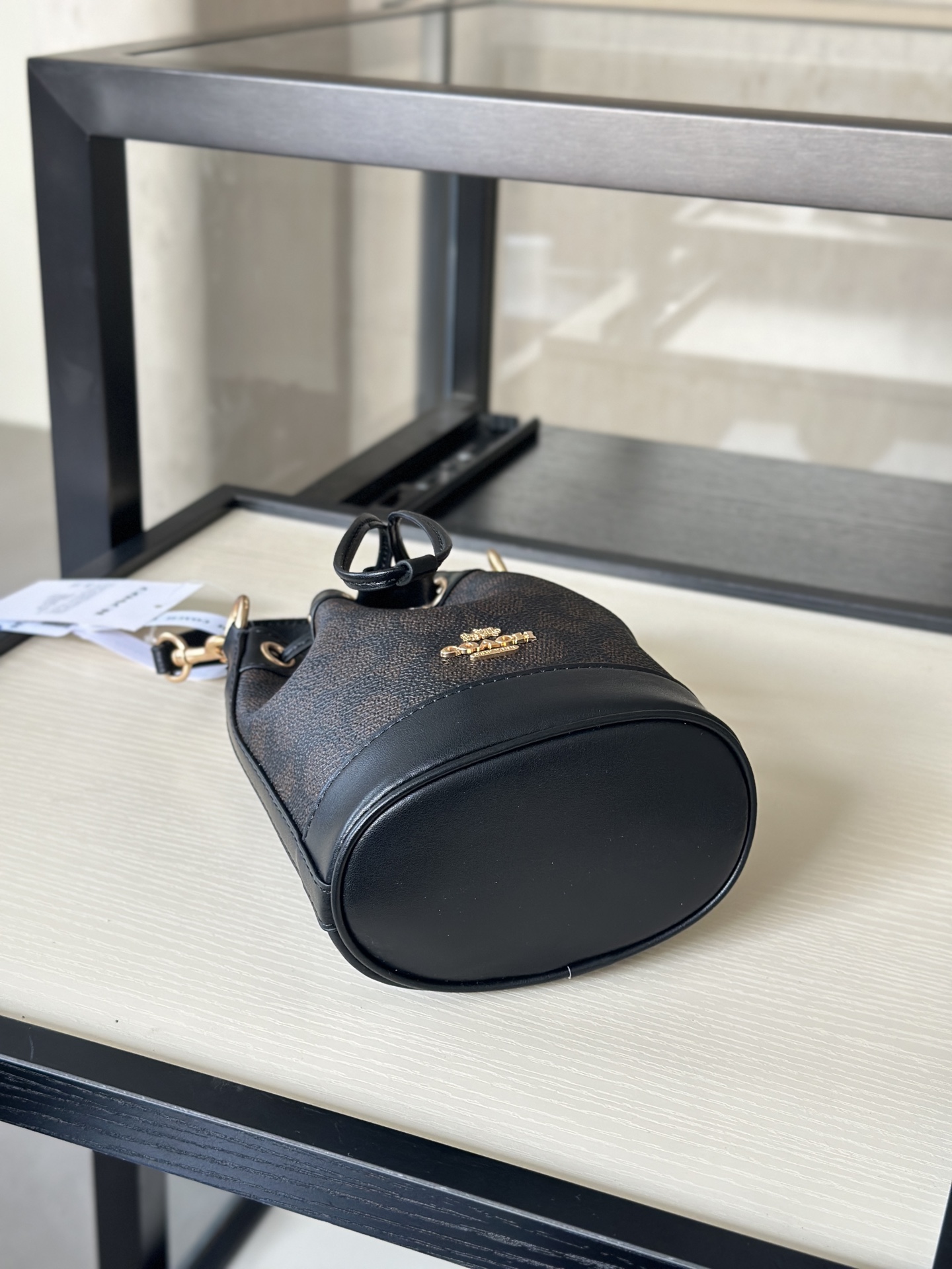 コーヒー色のスタイリッシュバッグ