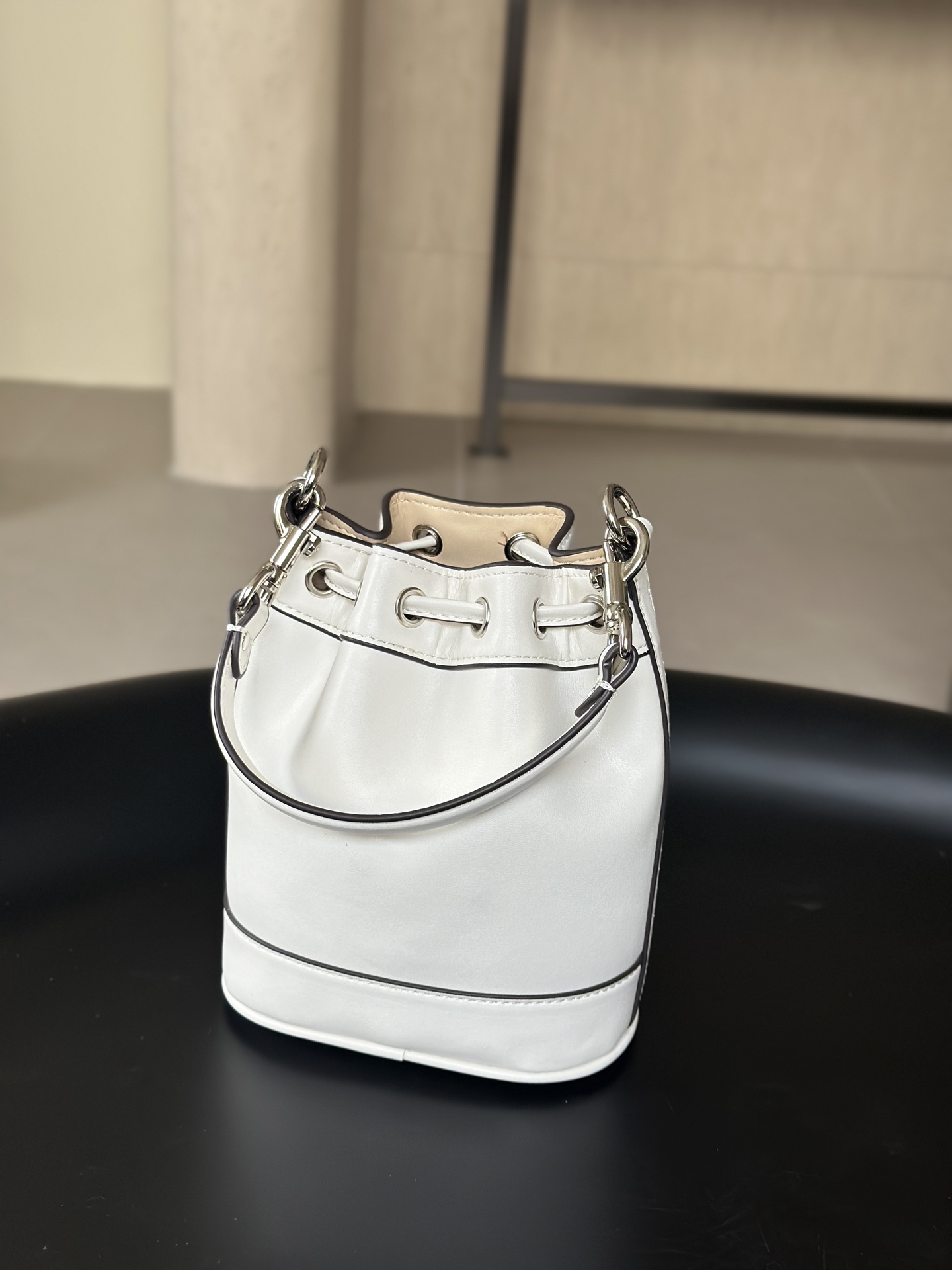 白色デザインの高品質商品