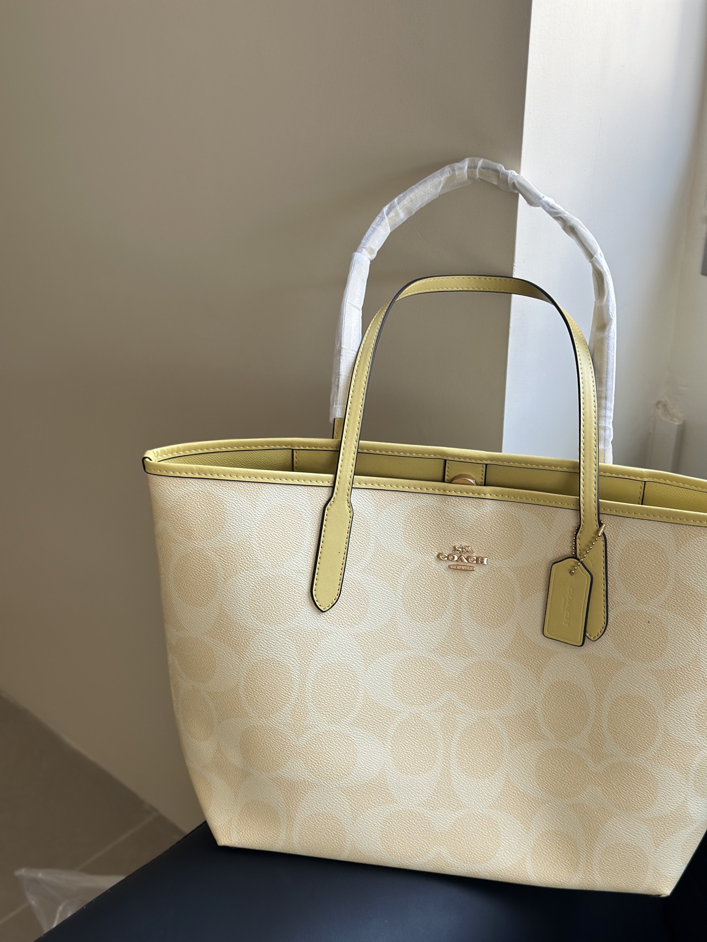 甘草黄 CAL49 - 機能性と美しさを兼ね備えたアイテム