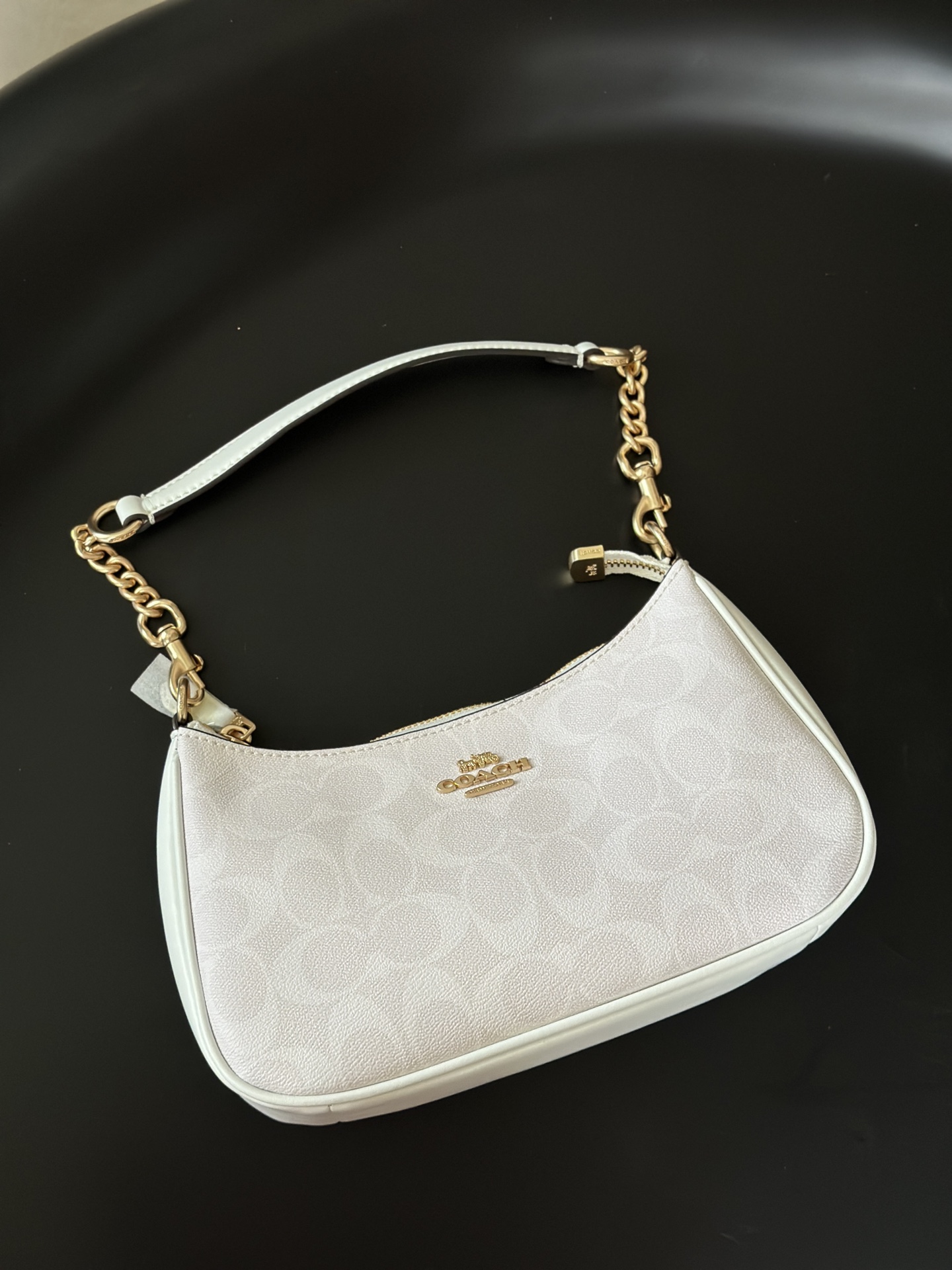 冰川白 スタイリッシュデザイン 高品質素材