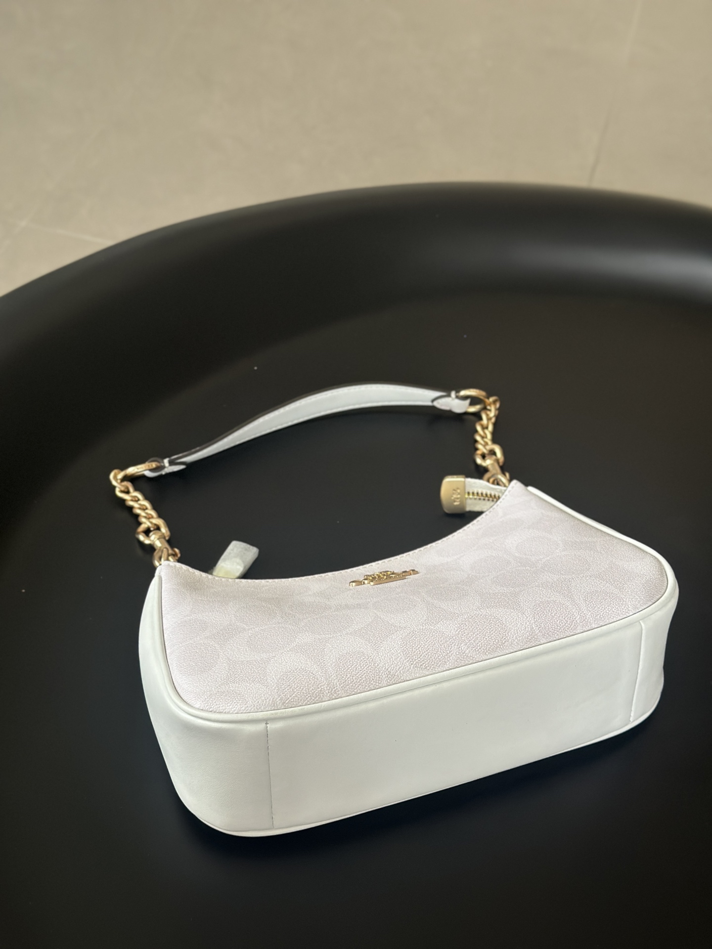 冰川白 スタイリッシュデザイン 高品質素材