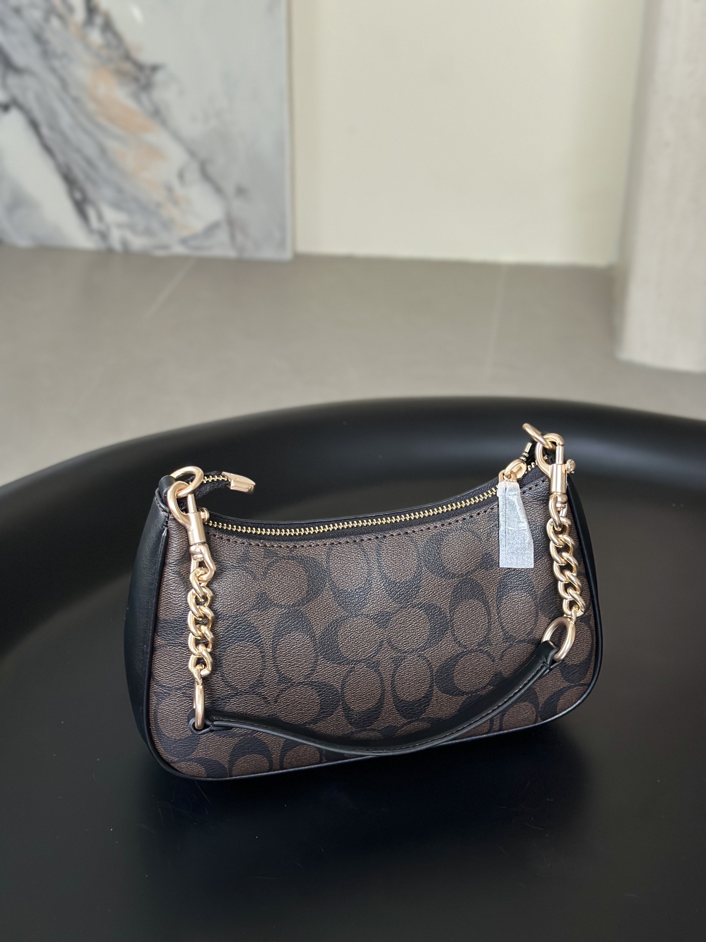 黒咖老花 トレンド感溢れるデザイン