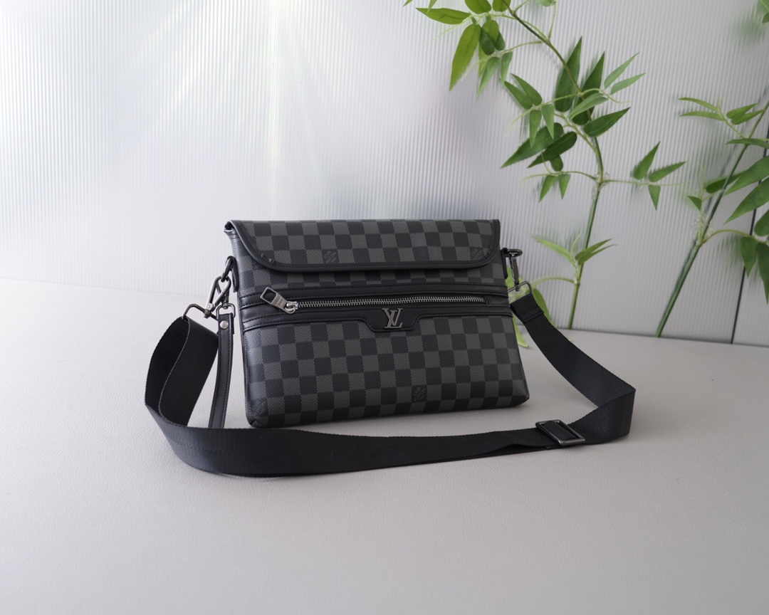 Louis Vuitton AAAAA+
 Backpack Clutches & Pouch Bags Crossbody & Shoulder Bags Cowhide