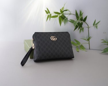 Gucci Store Clutches & Pouch Bags Cowhide