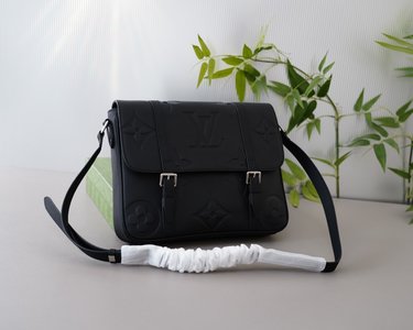Louis Vuitton Crossbody & Shoulder Bags Good Quality Replica Cowhide