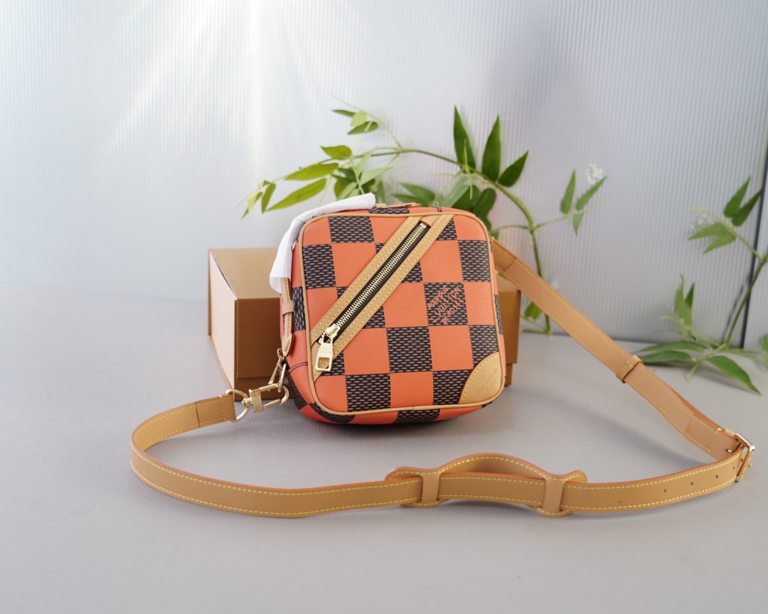 Louis Vuitton Fake
 Crossbody & Shoulder Bags