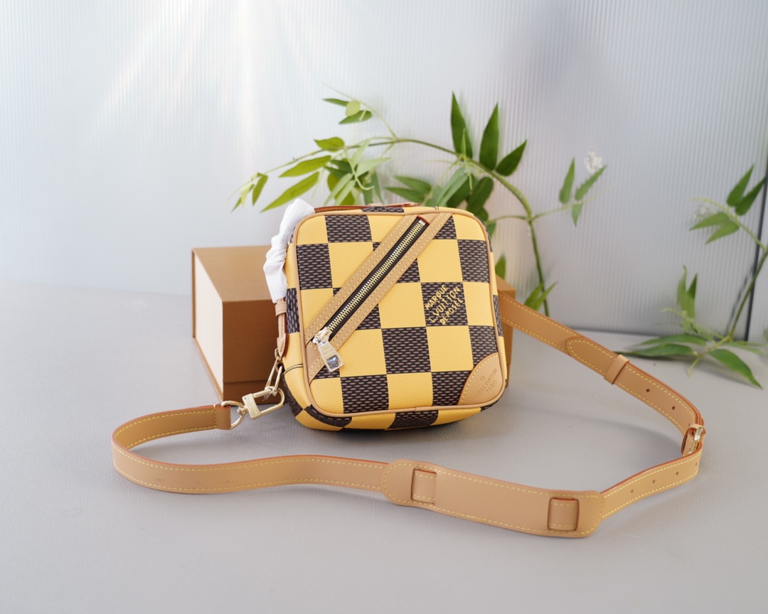 Louis Vuitton Crossbody & Shoulder Bags Best Fake
 Cowhide