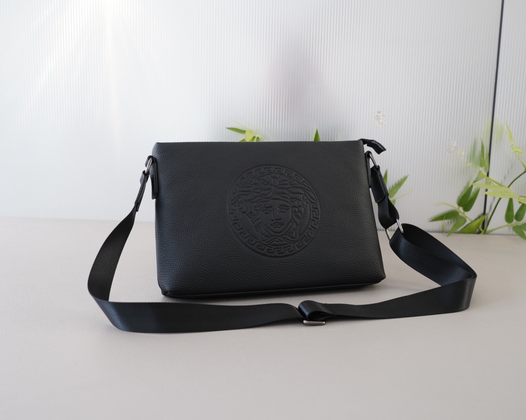 Versace Taschen Umhängetaschen  & Schultertaschen Rindsleder