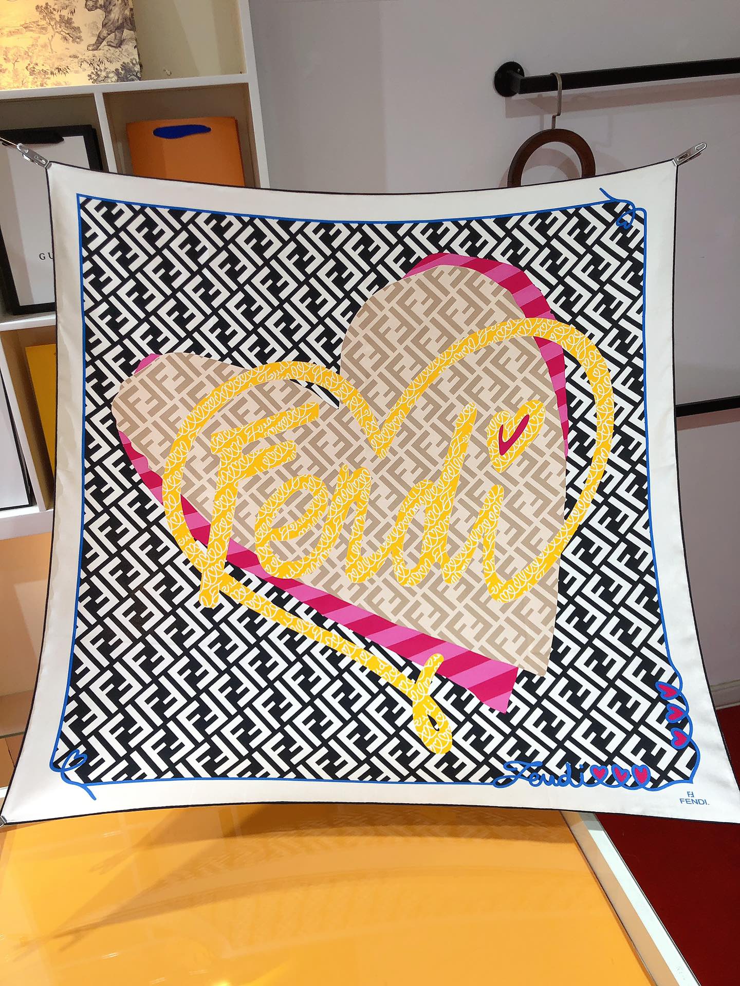 NO:174822,SFD2405 Original single Fendi 90cm silk square scarf, beautiful print is really a great love!  The outfit is very easy to match, and you can get a lot of aura when you use it casually. You can see the details clearly. The high-standard quality that is absolutely praised [Specification 90x90cm Twill silk], high-version scarf, fendi, real silk19860909SFD2405 原单芬迪90cm真丝方巾 绝美印花实在是大爱 ！穿搭非常好搭配,随便一搭就是气场爆棚话不用多说,细节品质都看得清楚,绝对获赞的高规格品质【规格90x90cm 斜纹真丝】,高版本围巾,fendi,real silk,scarf