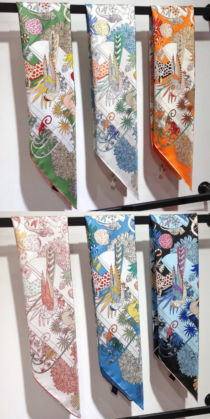 NO:182605,SHMS2428 Original Single Hermes [Rare Paradise] 90cm Silk Square Scarf depicts a zoo that combines Chinese and Western styles. Here, animals and plants are harmoniously integrated, as if they are in heaven. A monkey picked flowers as a bouquet, which surprised the two penguins who were talking. A lizard happily chatted with the swan, a lemur talked with parrots, and a giraffe and a zebra looked at it in surprise. The cutting-edge craft of twill silk   hand-made curled edges is soft and light, and easy to wear. There are not many people available all year round, so place an order as soon as possible [This model specification is 90x90cm Twill silk] High-version scarf, high-version scarf, hermes, real silk19860909SHMS2428原单爱马仕【珍奇乐园】90cm真丝方巾 描绘了一座中西合璧的动物园.在这里,动植物和谐融为一体,仿佛置身天堂.一只猴子摘下鲜花作为花束,让正在交谈的两只企鹅大吃一惊.一只蜥蜴开心地与天鹅聊天,狐猴与鹦鹉交谈,长颈鹿和斑马在一旁惊讶地看着.采用斜纹真丝 手工卷边最前沿的工艺,柔软轻盈,佩戴方便.一年四季均可使用数量不多,趁早下单【本款规格90x90cm 斜纹真丝】高版本围巾,高版本围巾,hermes,real silk,scarf