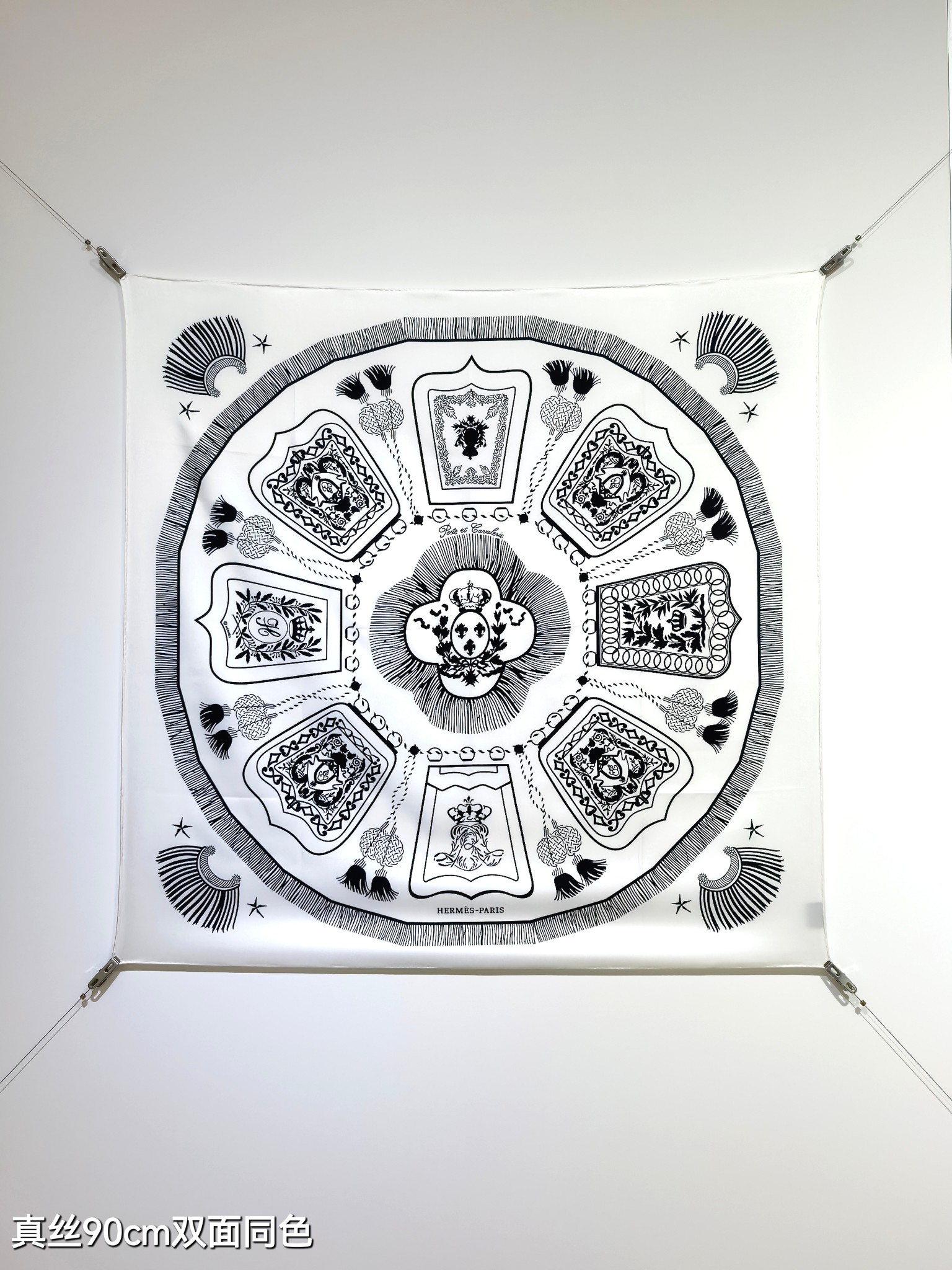 🌼SHMS2507
18姆米双面  90x90cm斜纹真丝
爱马仕《哨所和骑士》