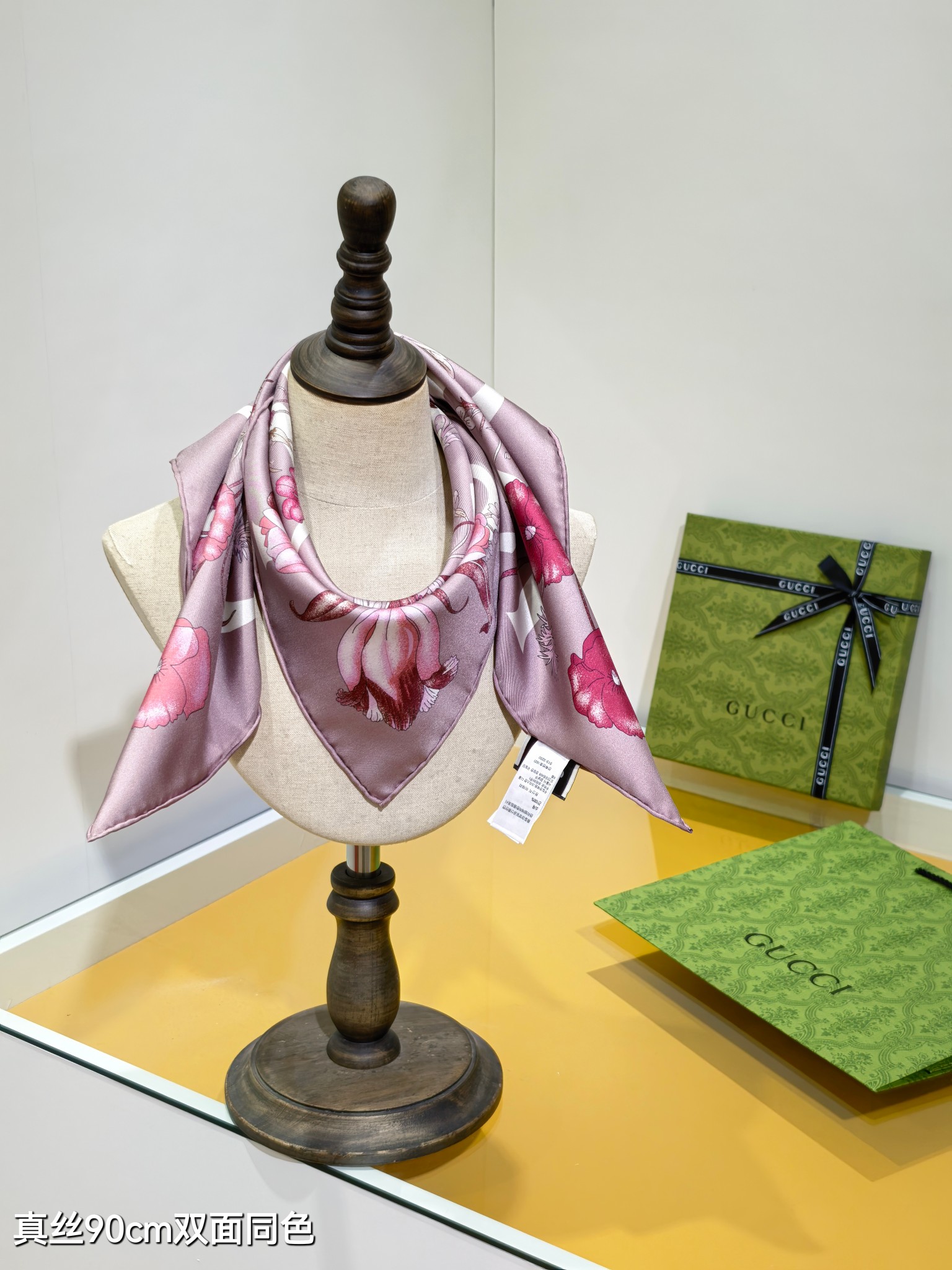 🌼SGC2502
18姆米双面  90x90cm斜纹真丝
古驰《Flora花卉》