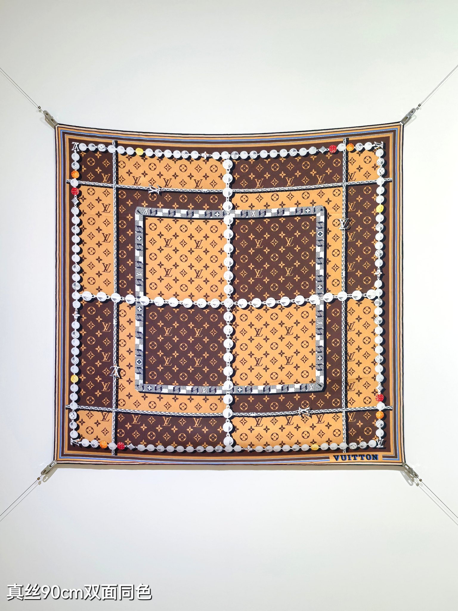 🌼SLV2507
18姆米双面  90x90cm斜纹真丝
LV《Dandy Monogram》