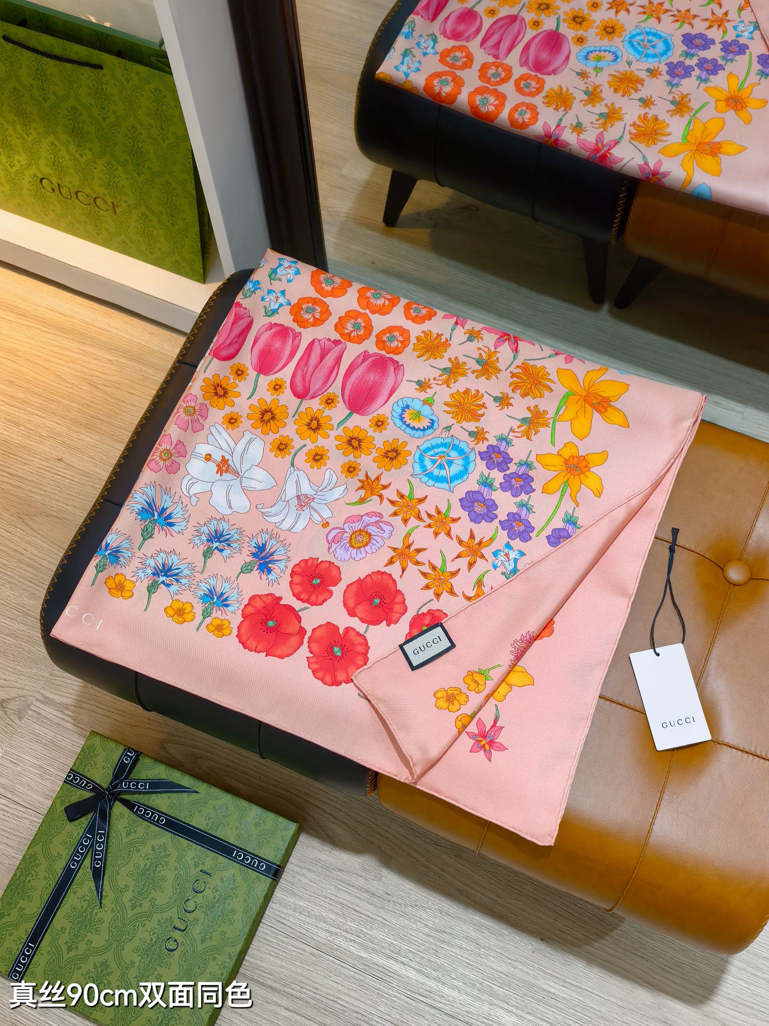 🌼SGC2504
18姆米双面  90x90cm斜纹真丝
古驰《典藏Flora花卉》