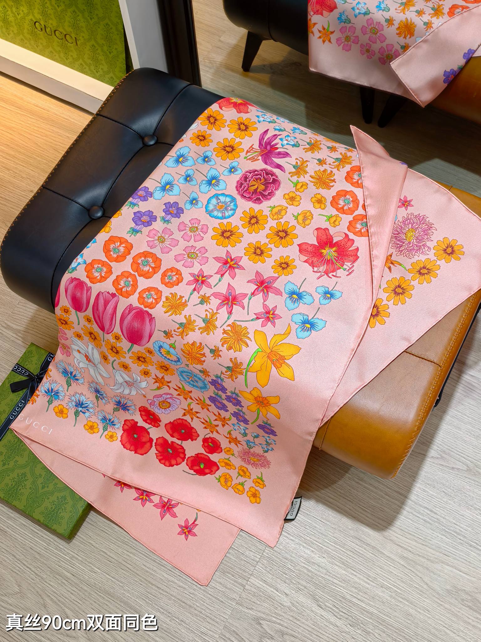 🌼SGC2504
18姆米双面  90x90cm斜纹真丝
古驰《典藏Flora花卉》