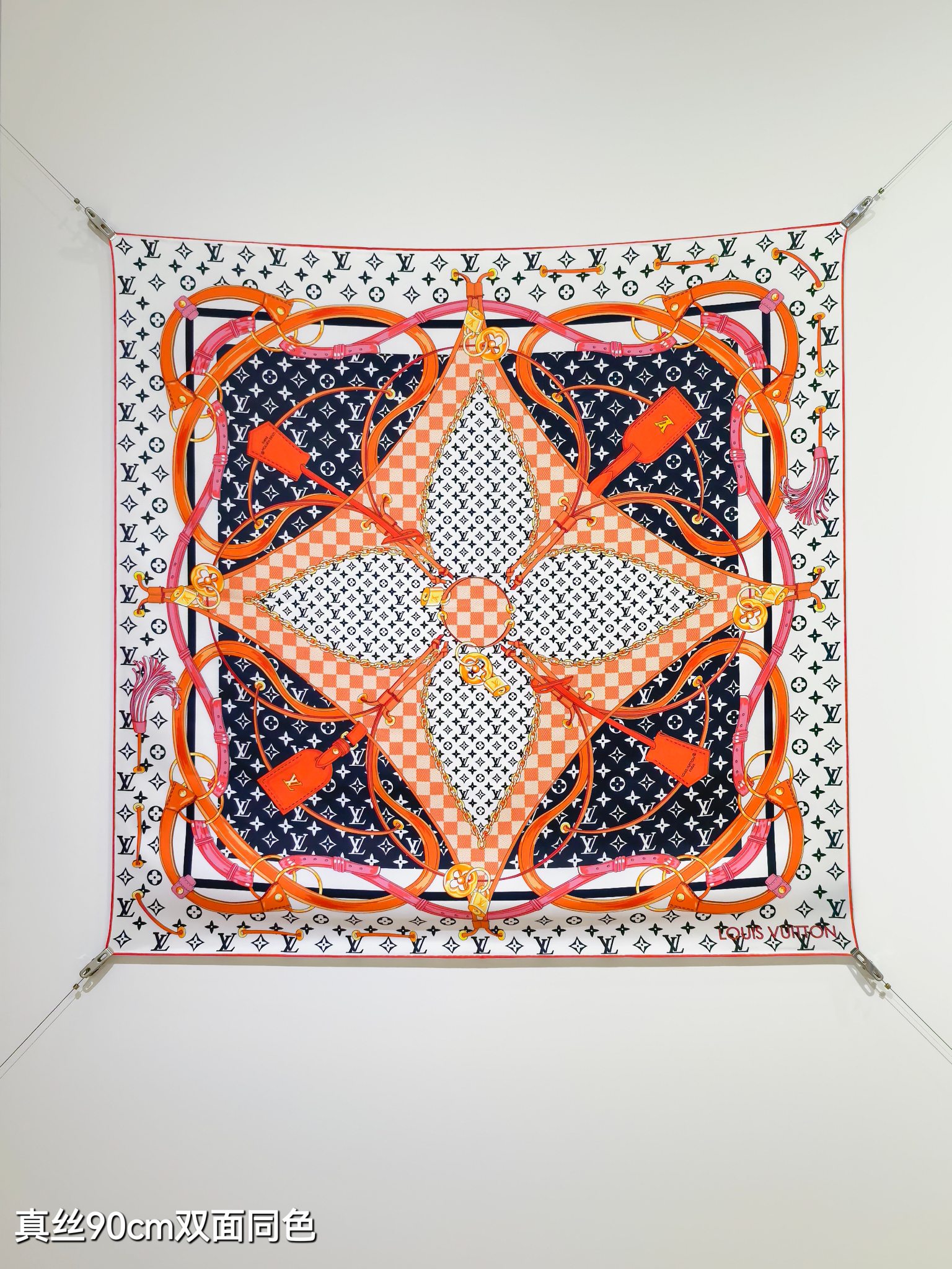 🌼SLV2509
18姆米双面  90x90cm斜纹真丝
LV《Flower And StraPs》