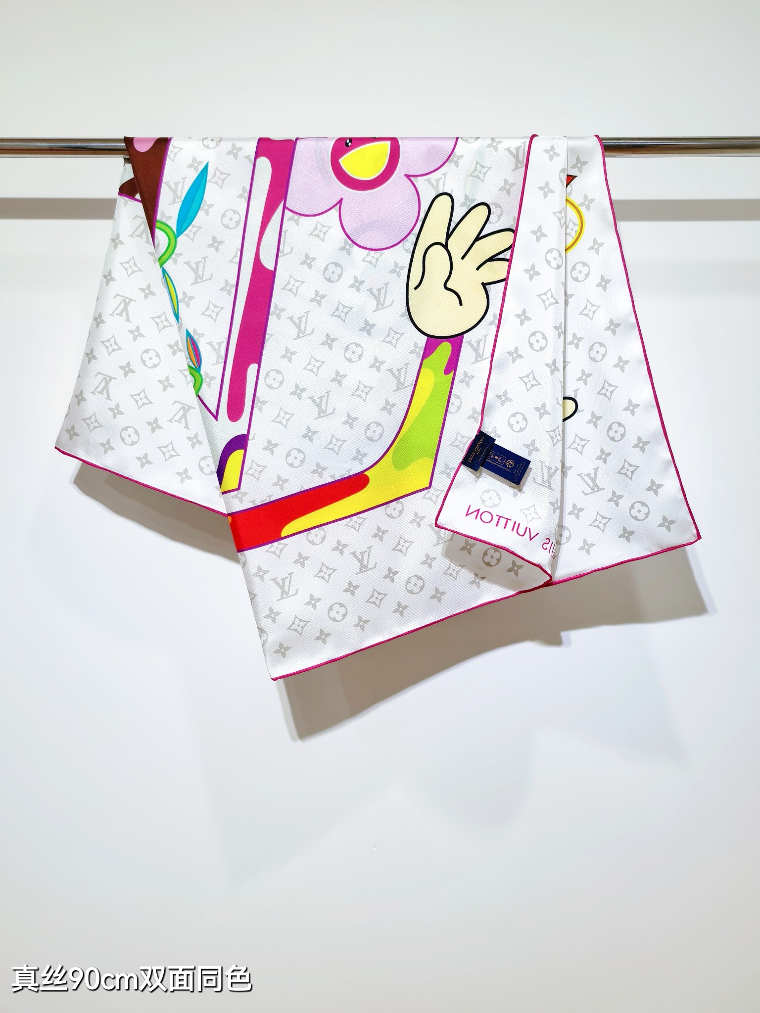 🌼SLV2506
18姆米双面  90x90cm斜纹真丝
LV《LV x TM Monogram SuP