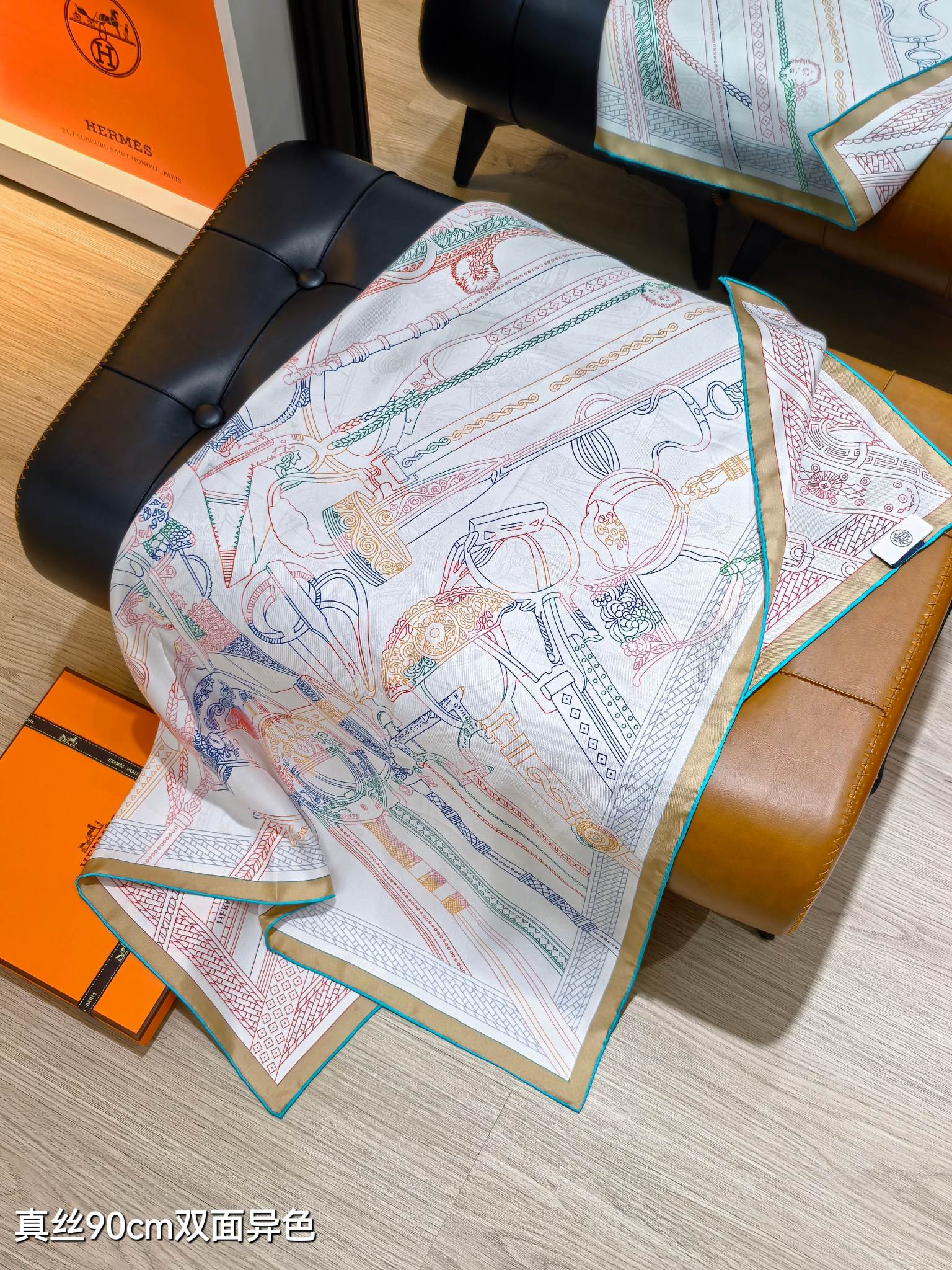 🌼SHMS2528
18姆米双面异色  90x90cm斜纹真丝
爱马仕《马镫竞赛混搭》