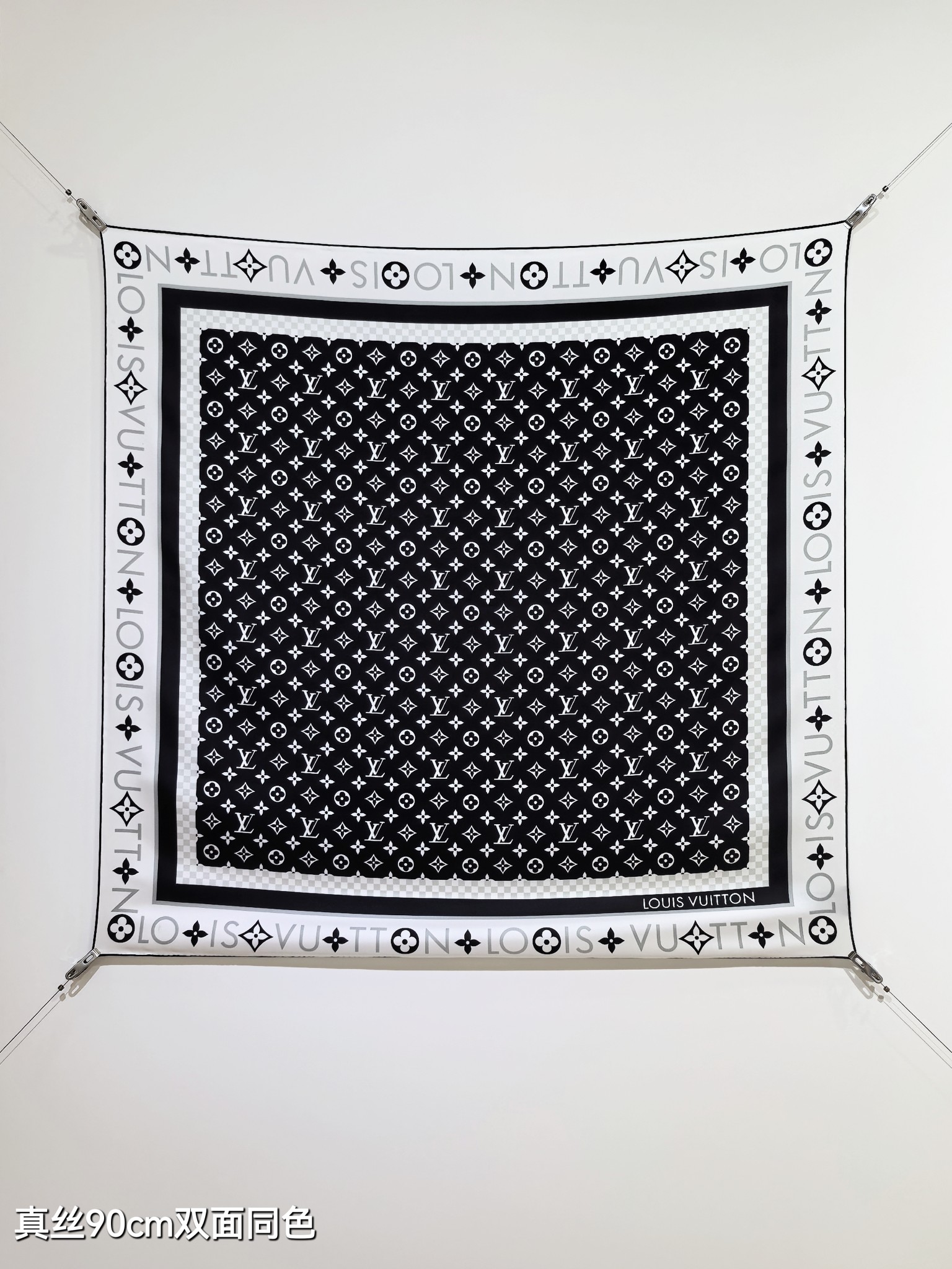 🌼SLV2513
18姆米双面  90x90cm斜纹真丝
LV《Monogram Infinity》