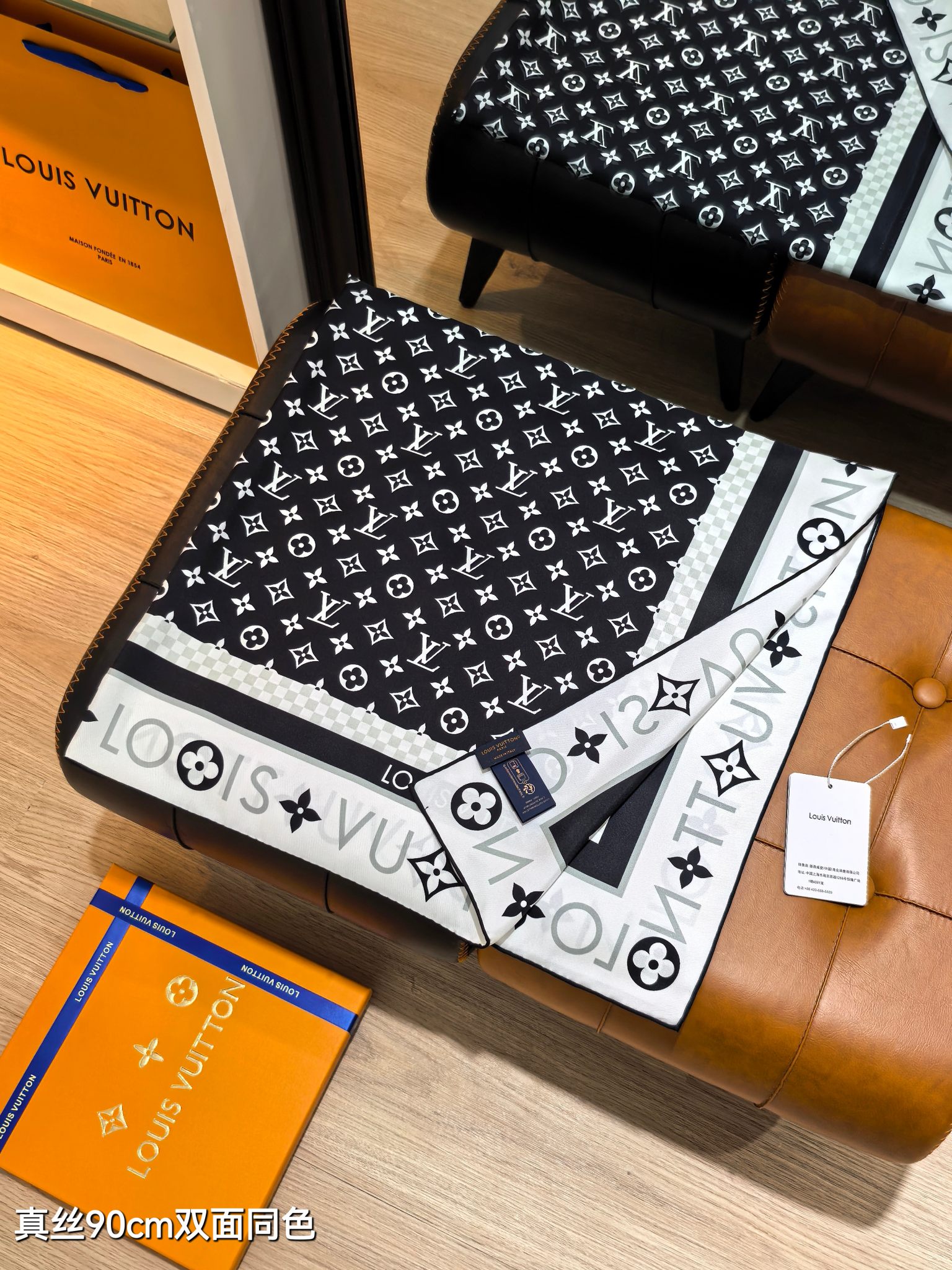 🌼SLV2513
18姆米双面  90x90cm斜纹真丝
LV《Monogram Infinity》
