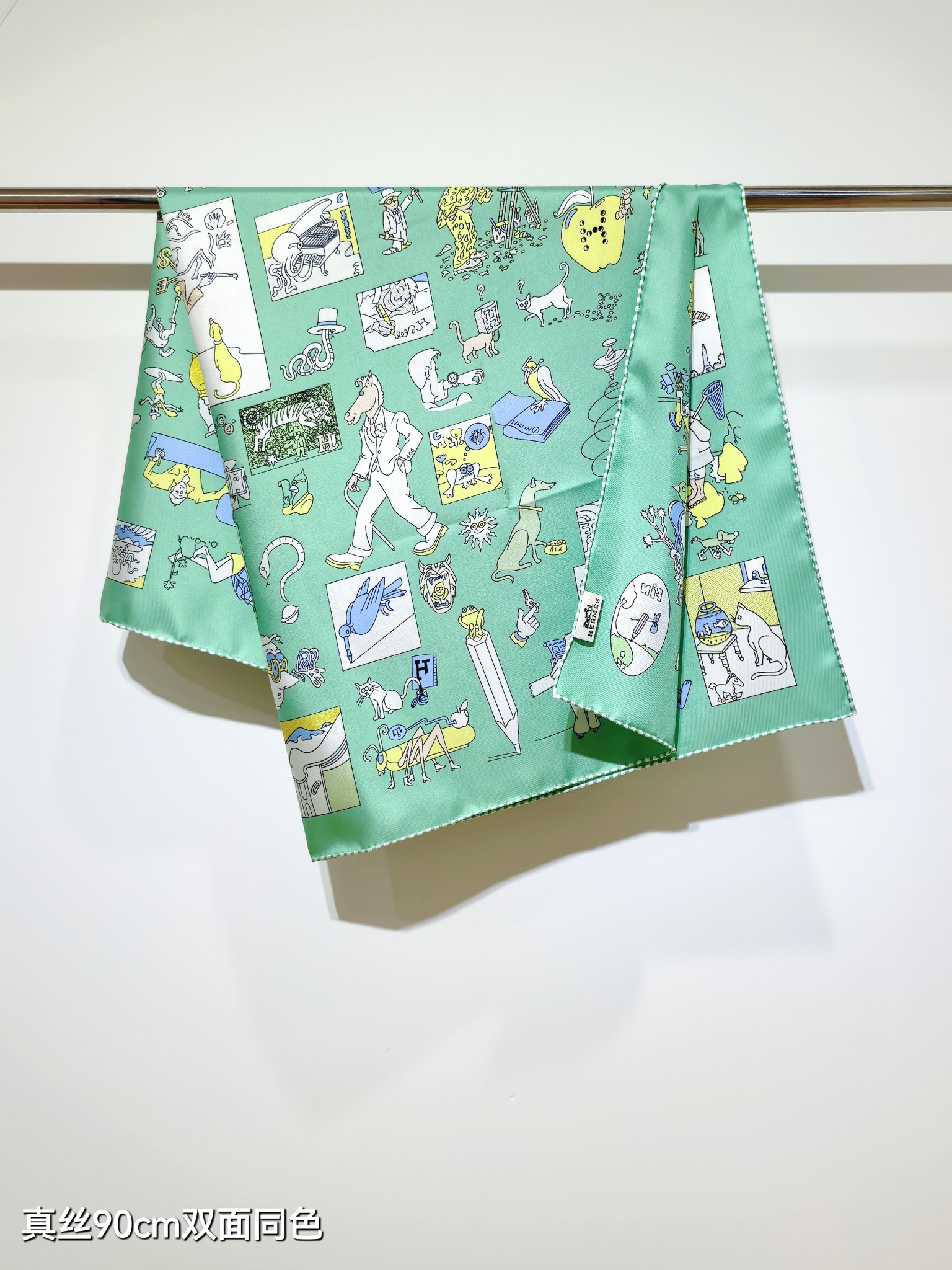 🌼SHMS2541
18姆米双面  90x90cm斜纹真丝
爱马仕《自由方巾》