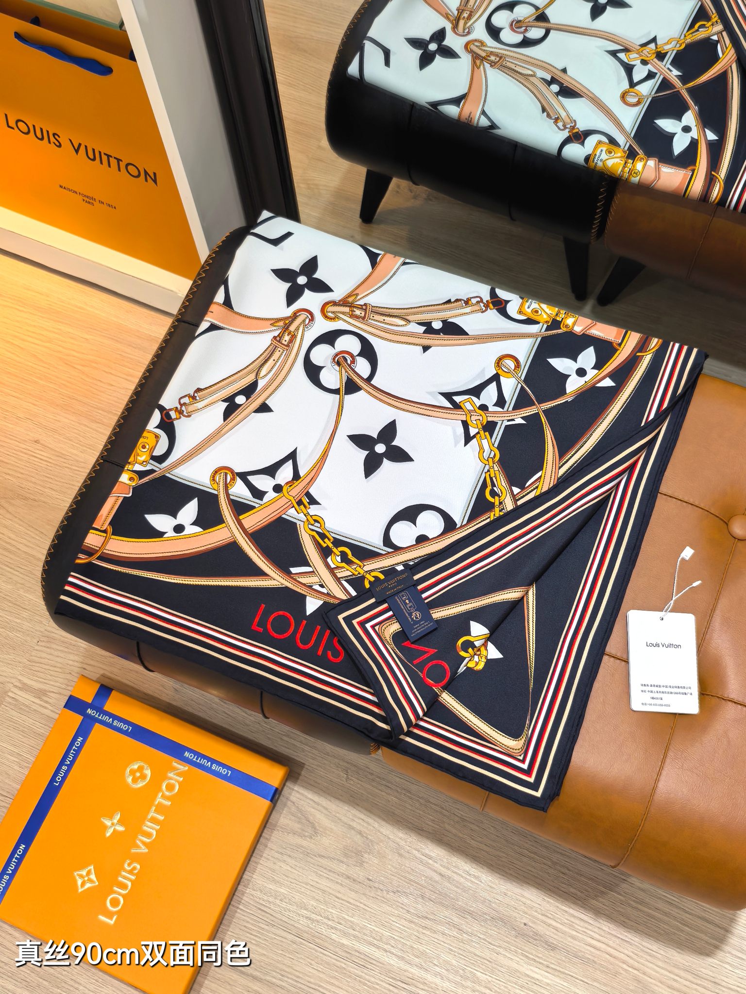 🌼SLV2510
18姆米双面  90x90cm斜纹真丝
LV《Ultimate Monogram》